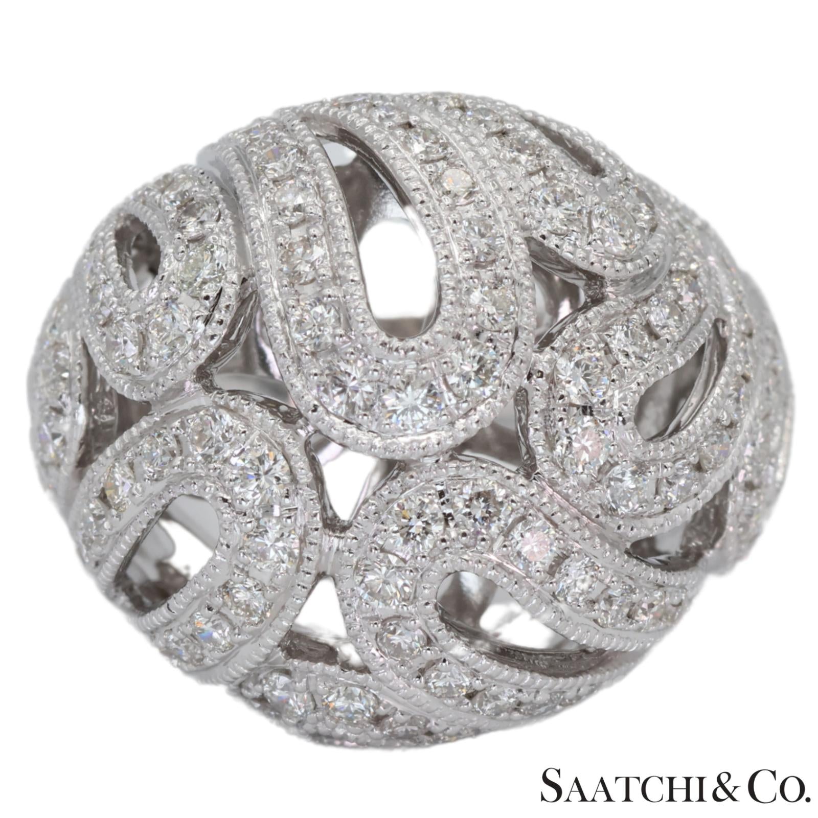 18k (750) Natural Diamond Cocktail Ring