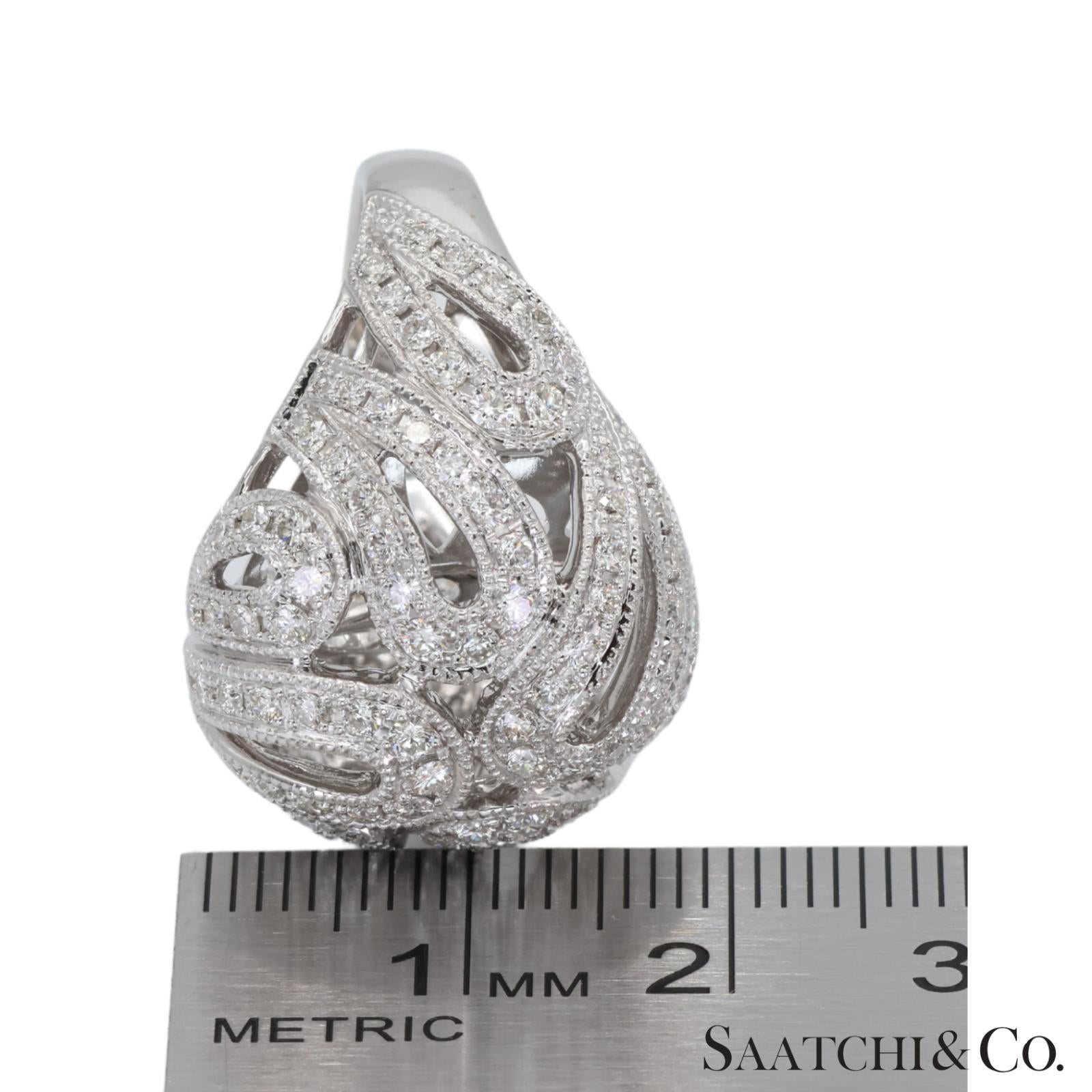 18k (750) Natural Diamond Cocktail Ring