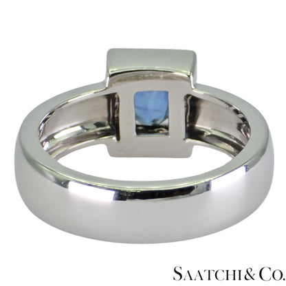 18k (750) White Gold Natural Oval Sapphire And Natural Diamond Ring