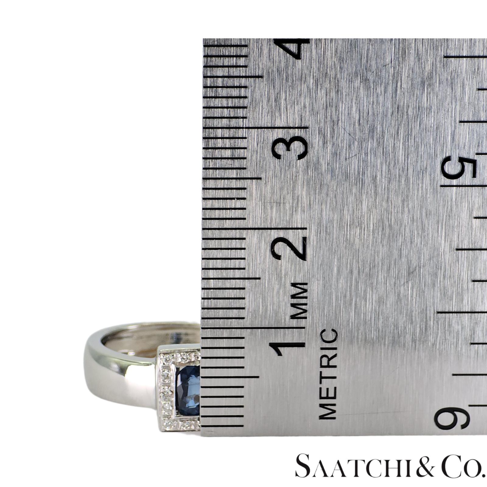 18k (750) White Gold Natural Oval Sapphire And Natural Diamond Ring
