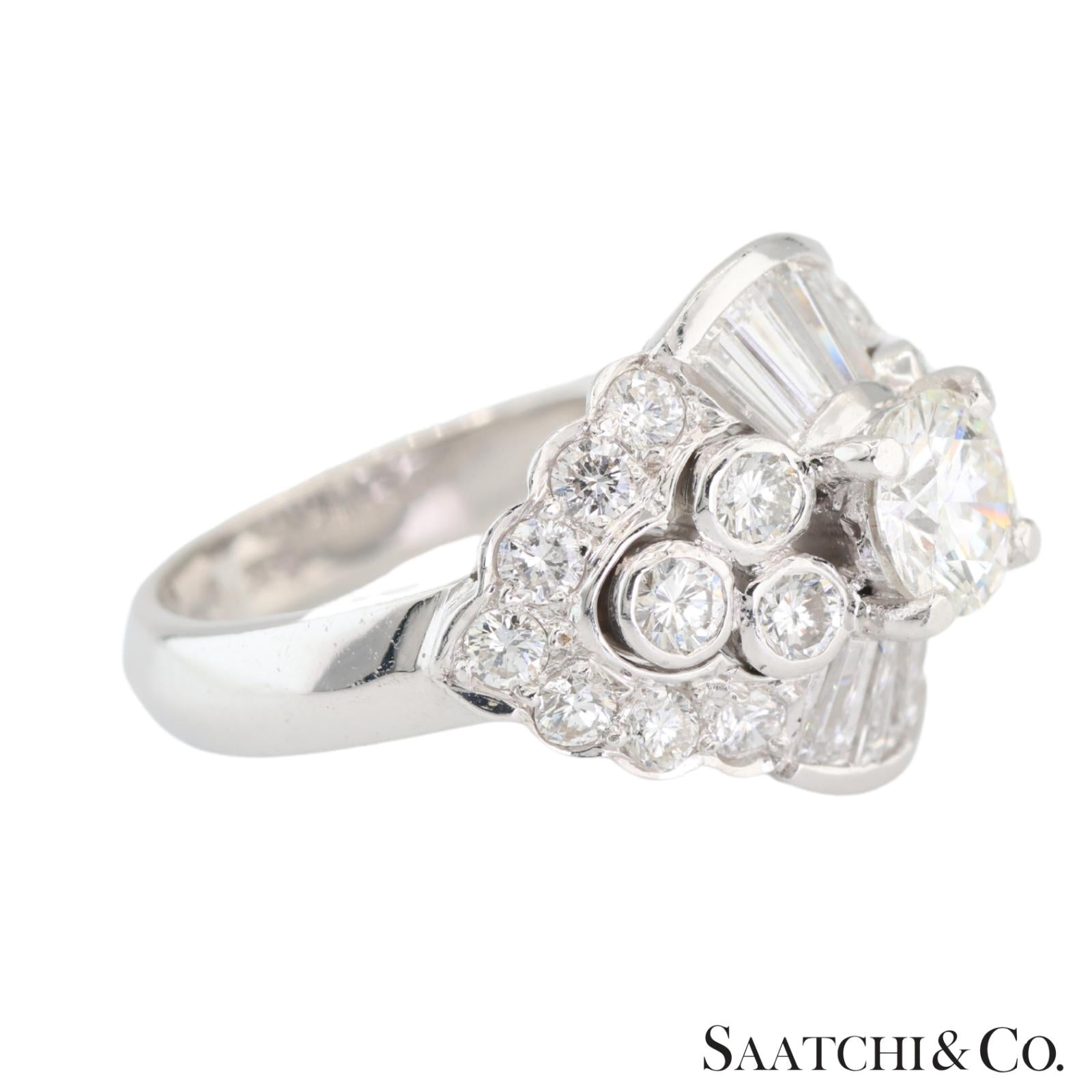 18k (750) White Gold  Natural White Diamond Cocktail Ring