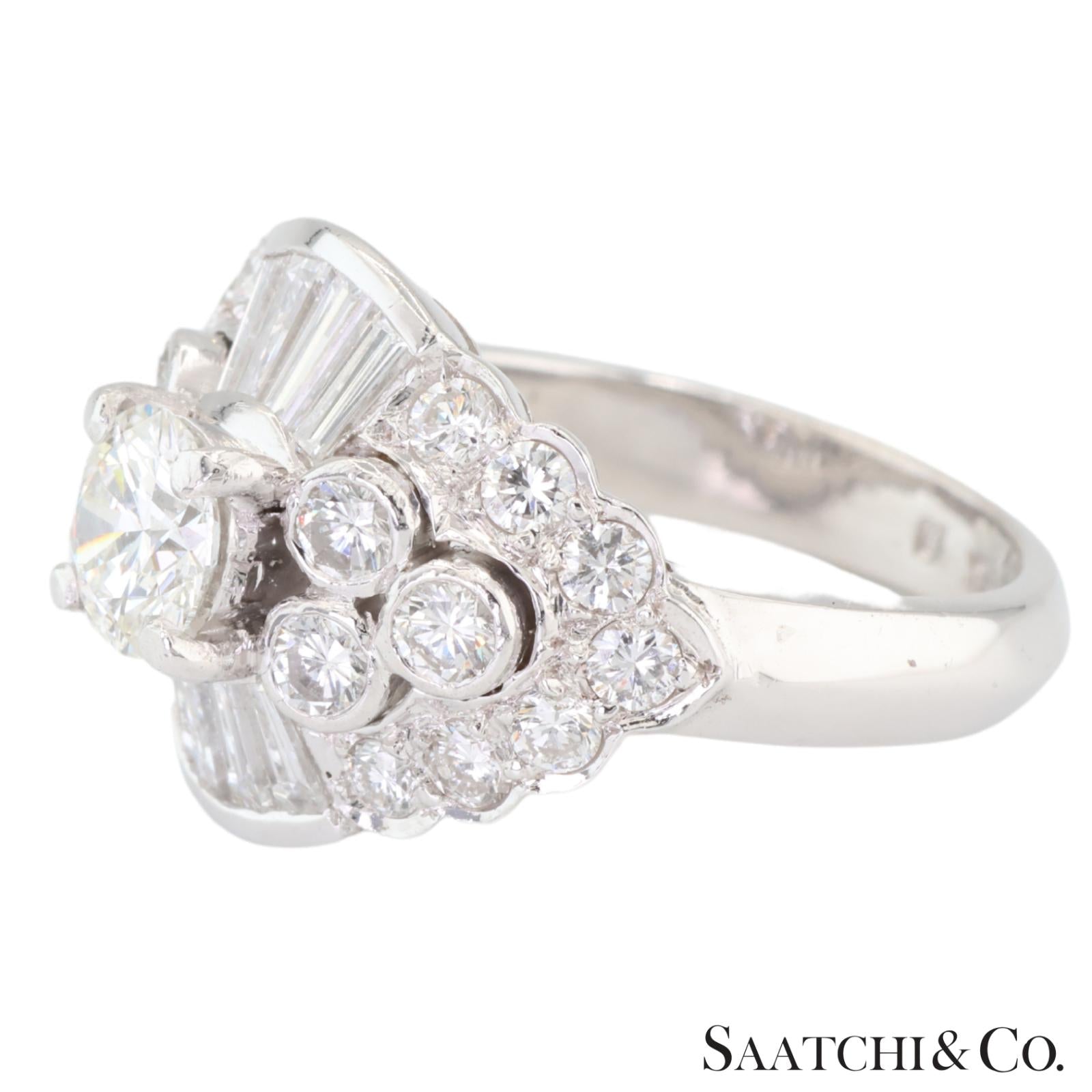 18k (750) White Gold  Natural White Diamond Cocktail Ring