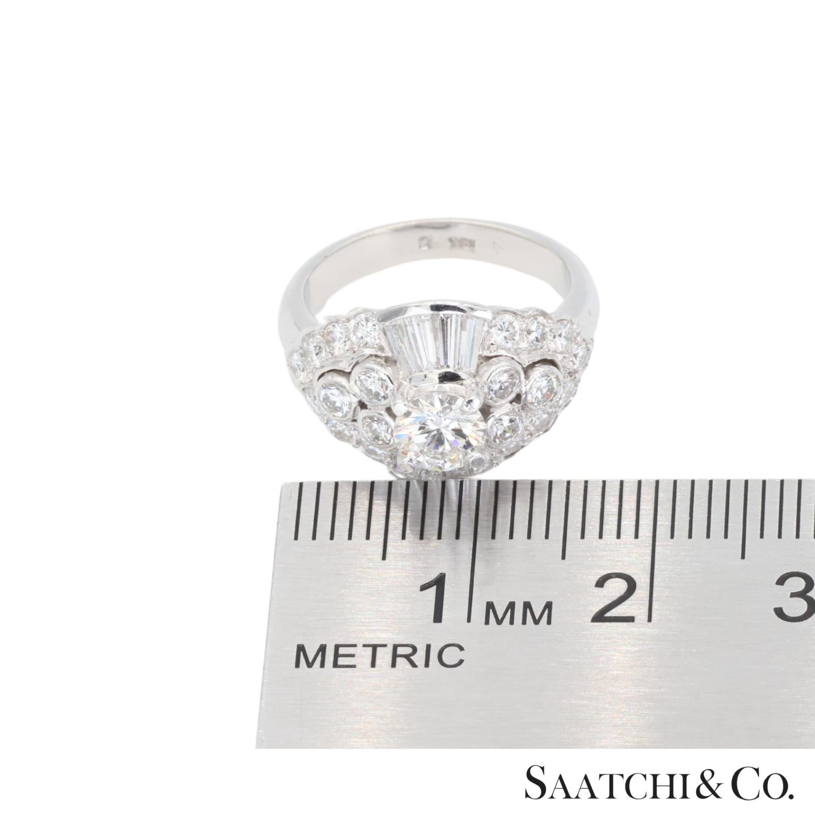 18k (750) White Gold  Natural White Diamond Cocktail Ring