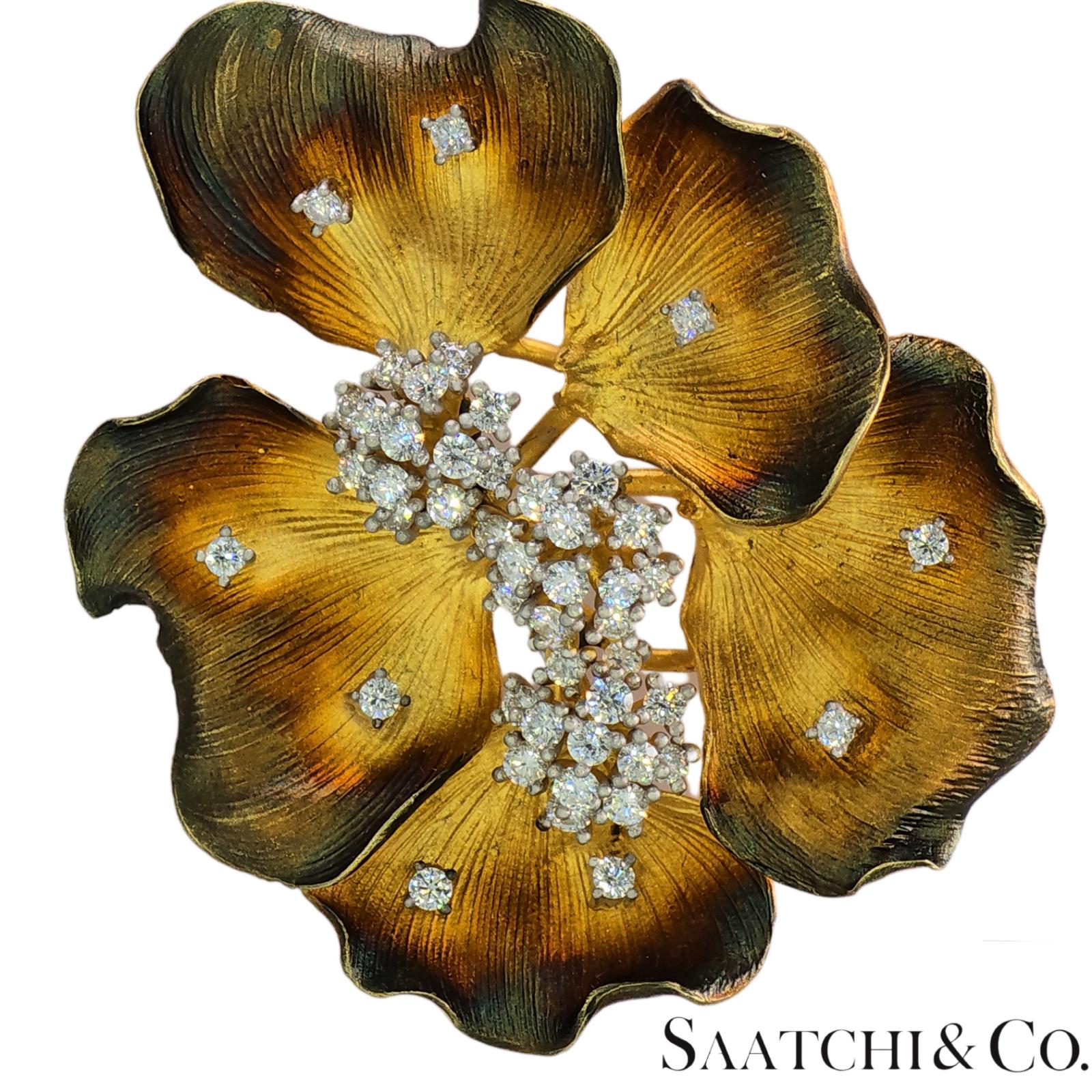 18k (750) Yellow Gold Natural Diamond Flower Brooch
