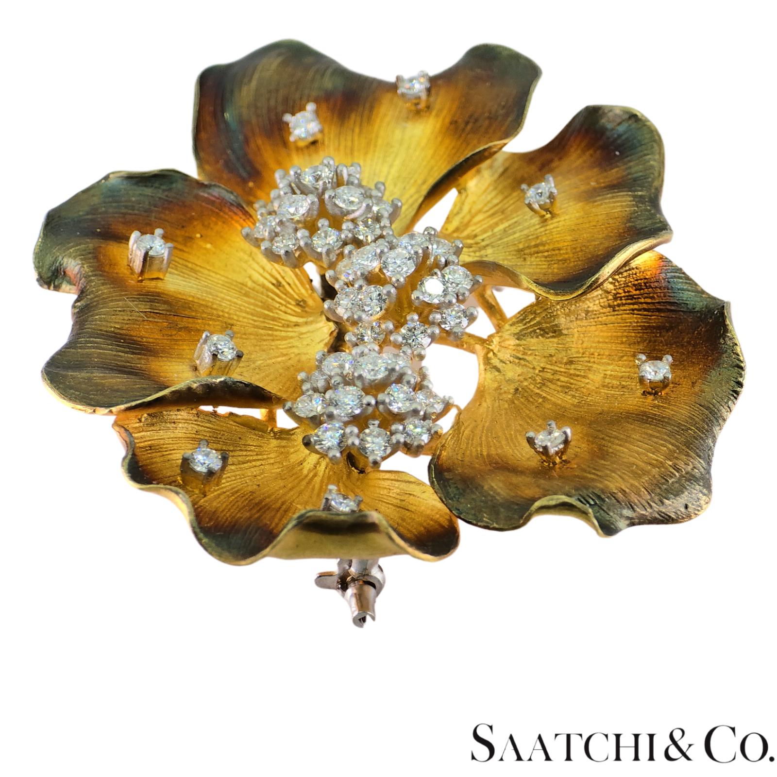 18k (750) Yellow Gold Natural Diamond Flower Brooch