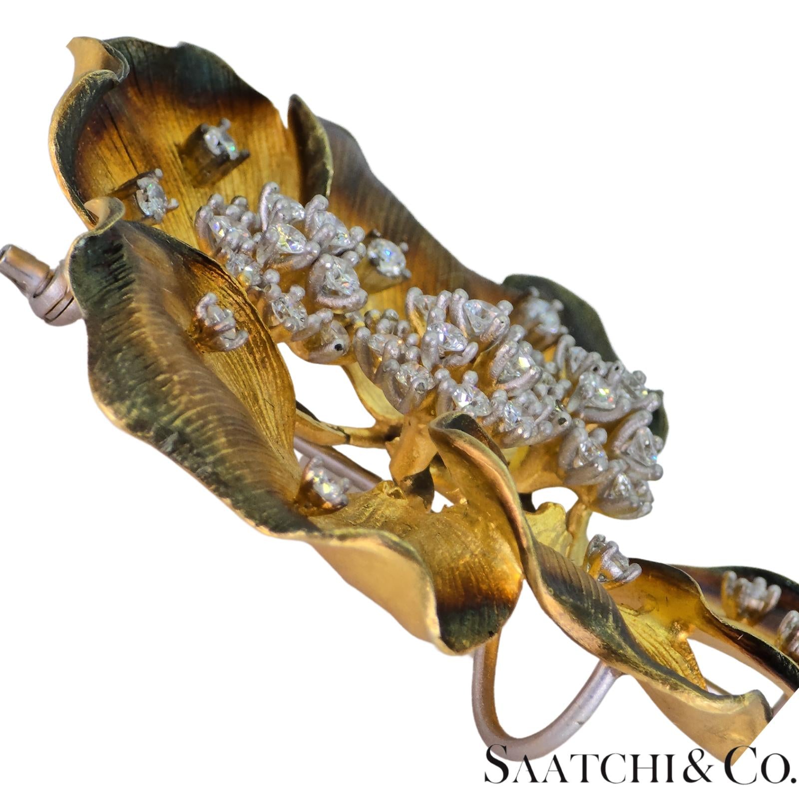 18k (750) Yellow Gold Natural Diamond Flower Brooch