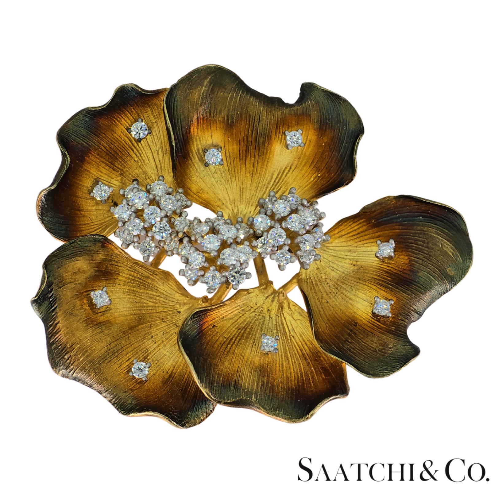 18k (750) Yellow Gold Natural Diamond Flower Brooch