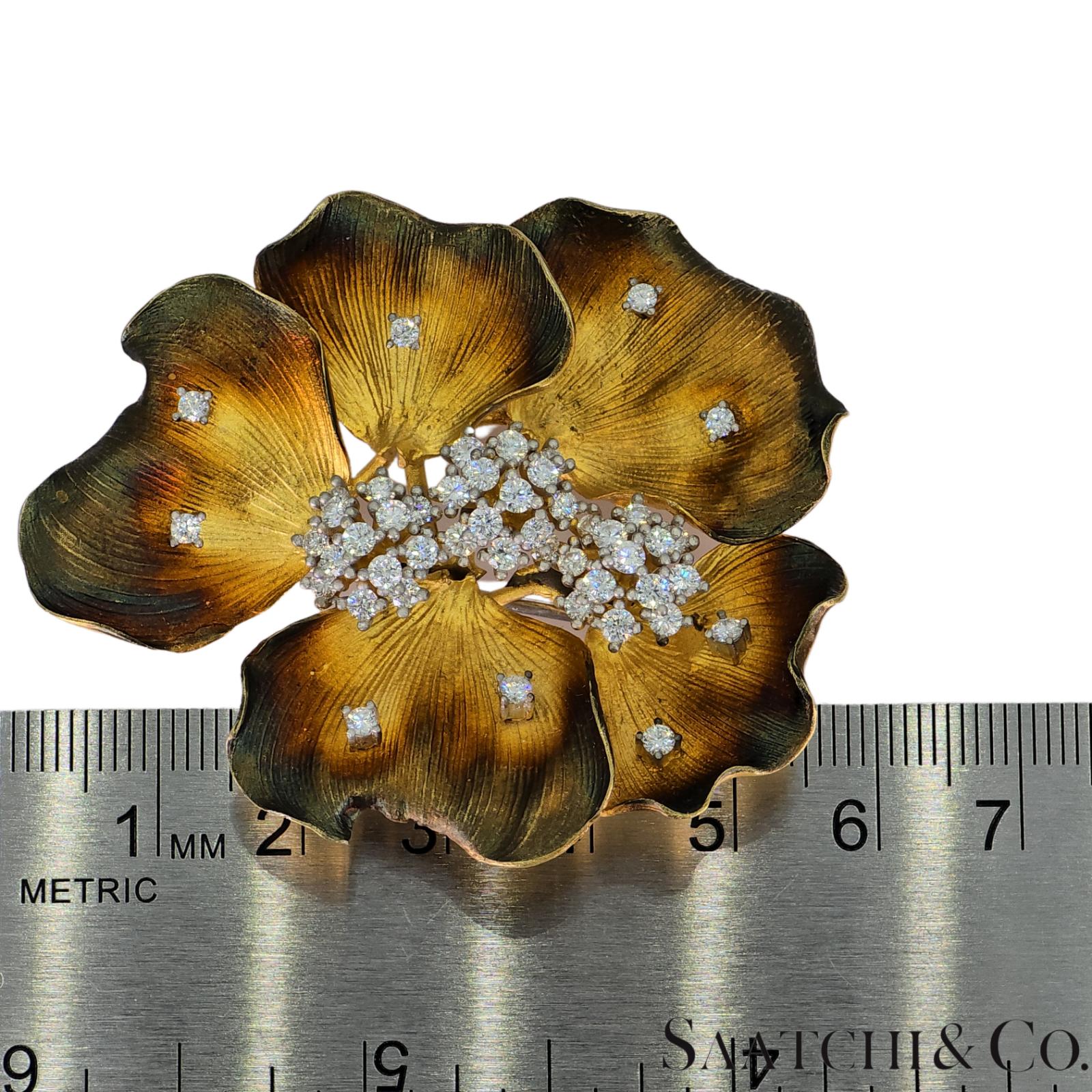 18k (750) Yellow Gold Natural Diamond Flower Brooch