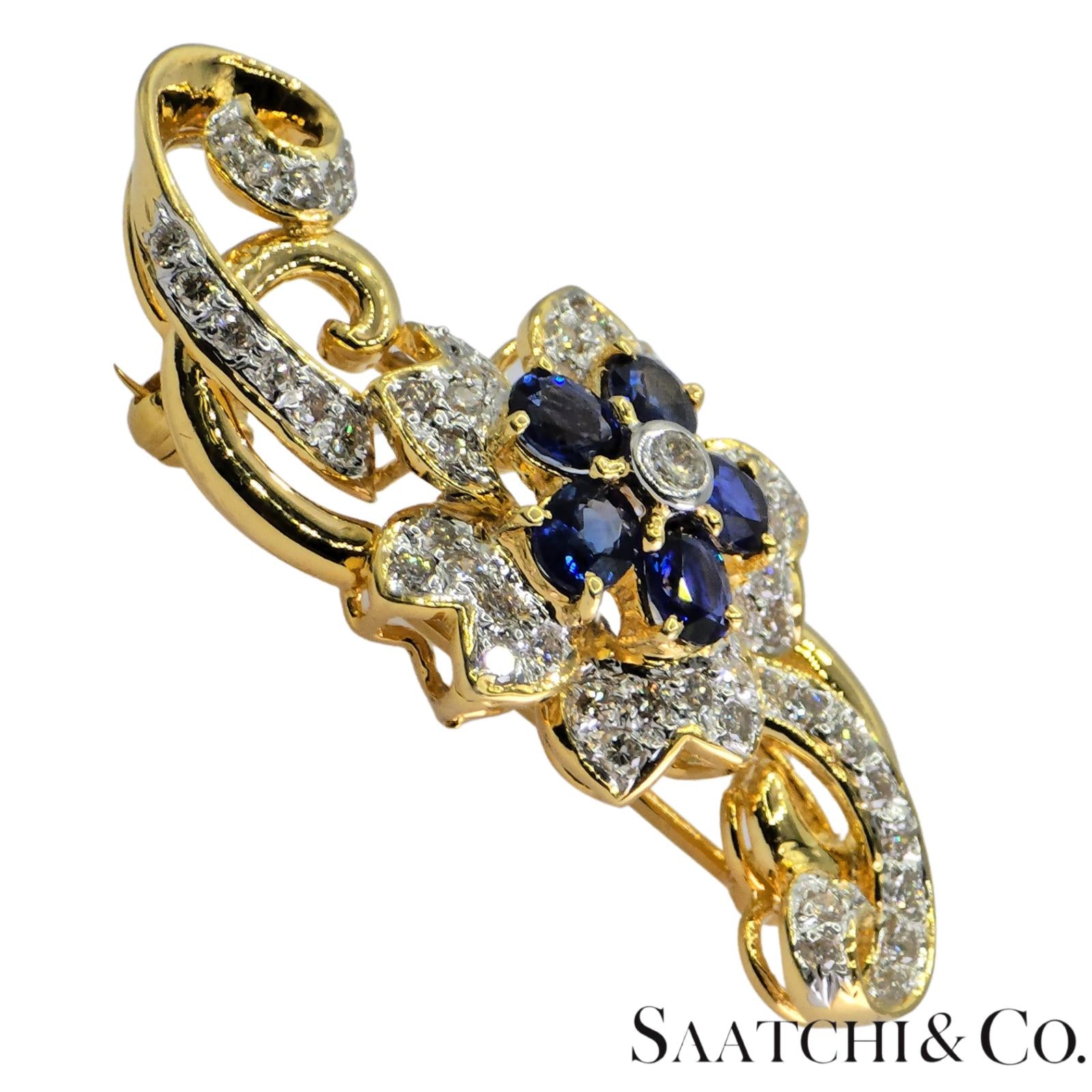 18k (750) Yellow Gold Natural White VVS Diamond & Blue Sapphire Brooch