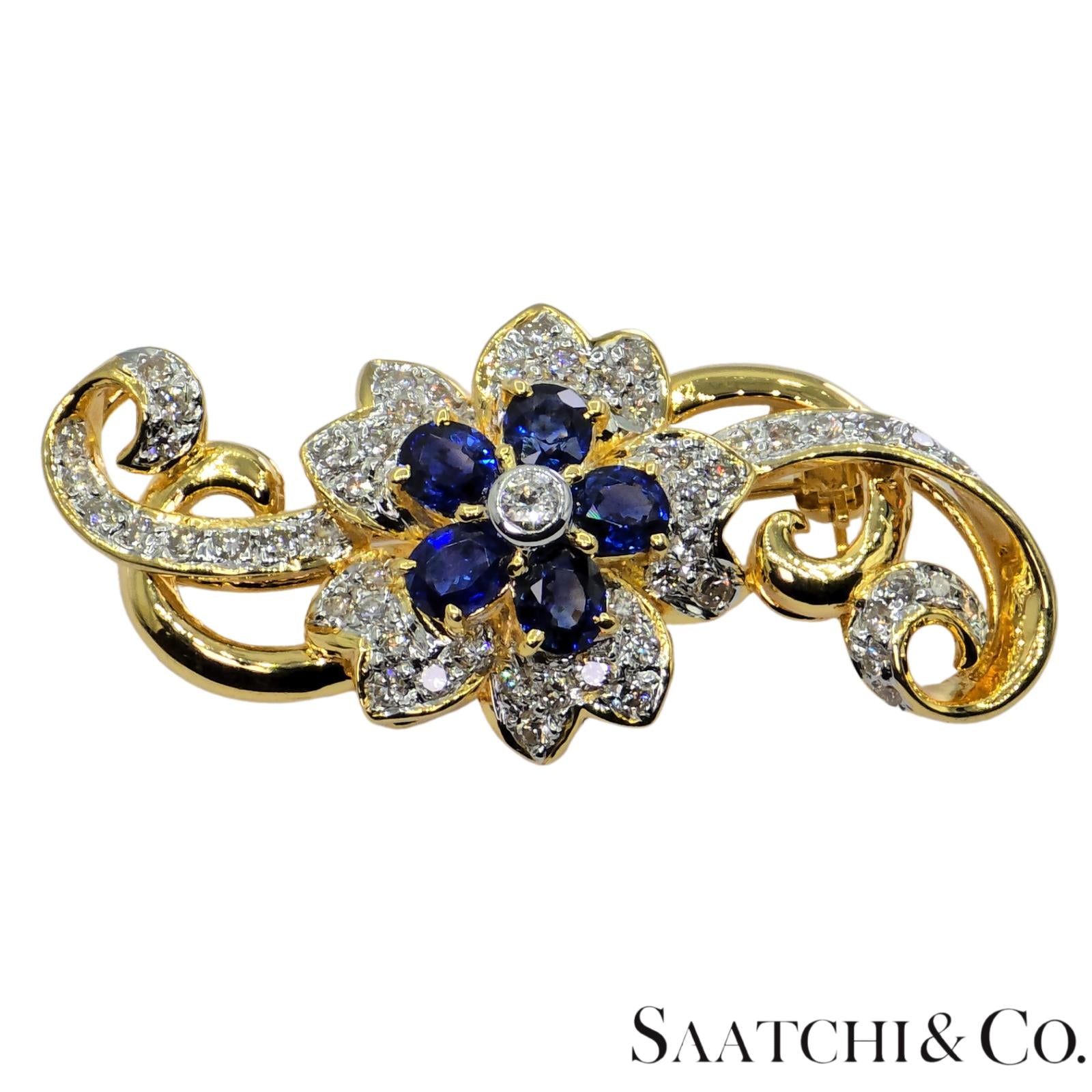 18k (750) Yellow Gold Natural White VVS Diamond & Blue Sapphire Brooch