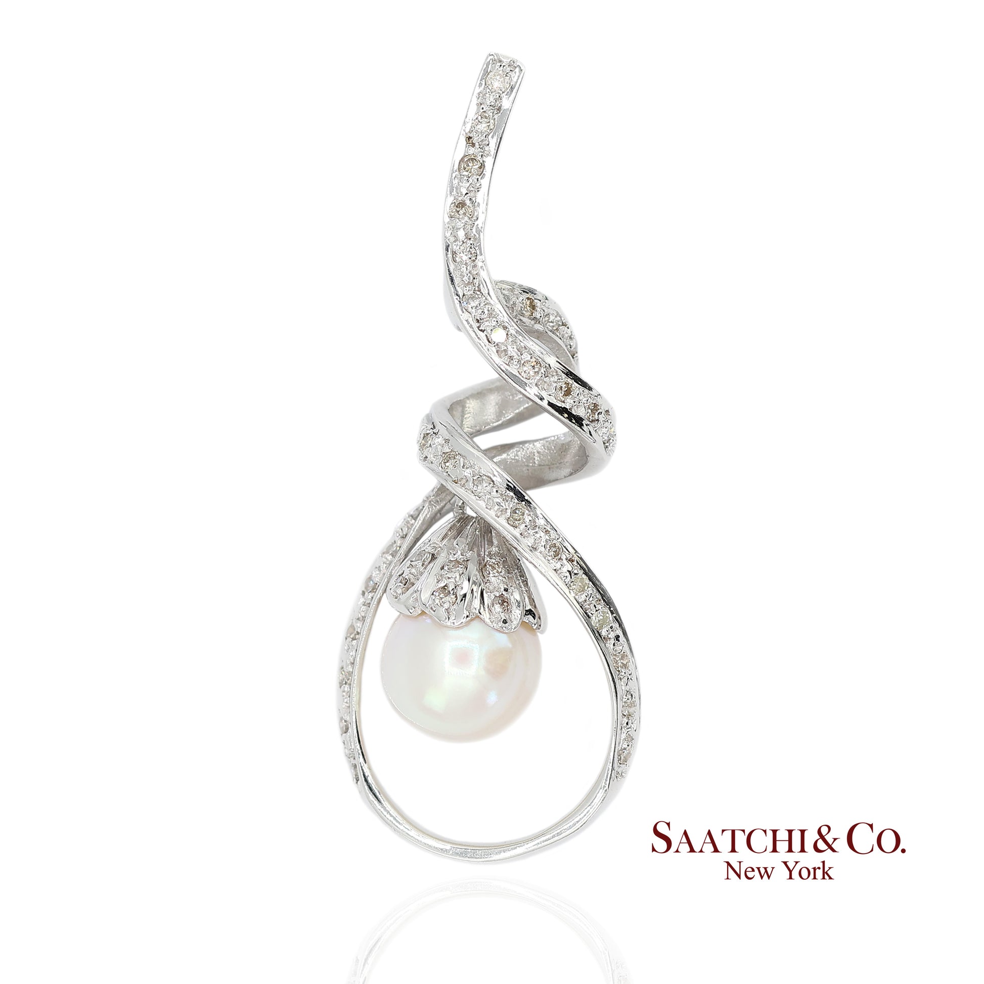 18K (750) White Gold Natural Diamond and White Pearl Pendant Necklace