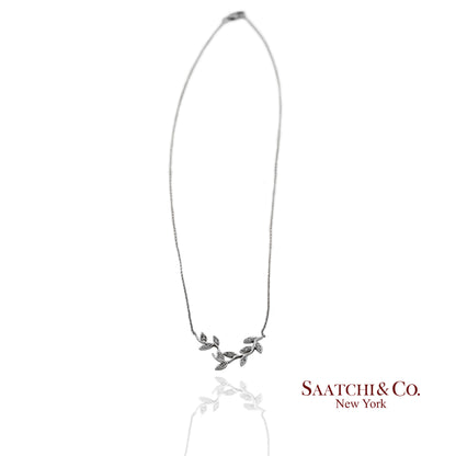 18K(750) White Gold Natural Diamond Leaf Shape Pendant Necklace with Chain