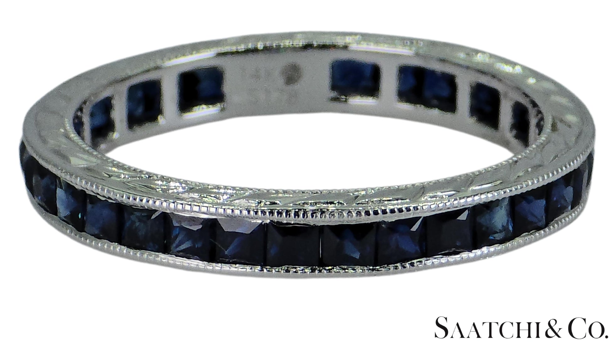 Vintage 14K White Gold Ring: 1.65 Ct Natural Sapphire, Elegant Design