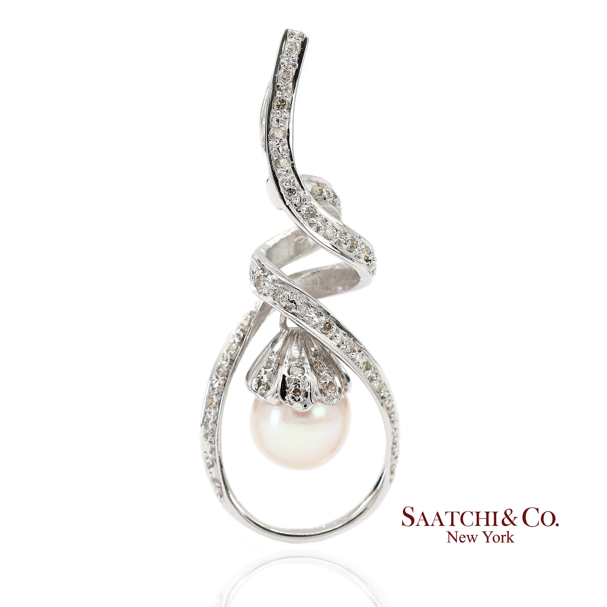 18K (750) White Gold Natural Diamond and White Pearl Pendant Necklace