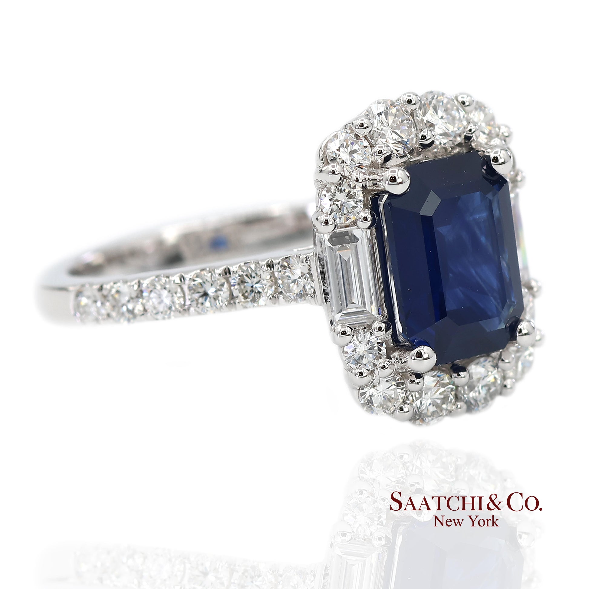 Exquisite 18K (750) White Gold Royal Blue Sapphire and Natural Diamond Ring