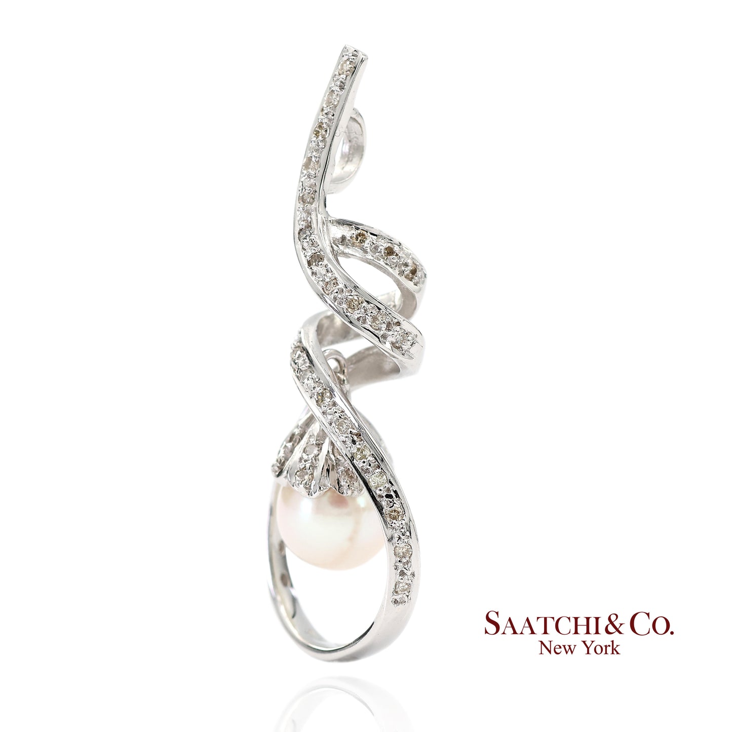 18K (750) White Gold Natural Diamond and White Pearl Pendant Necklace