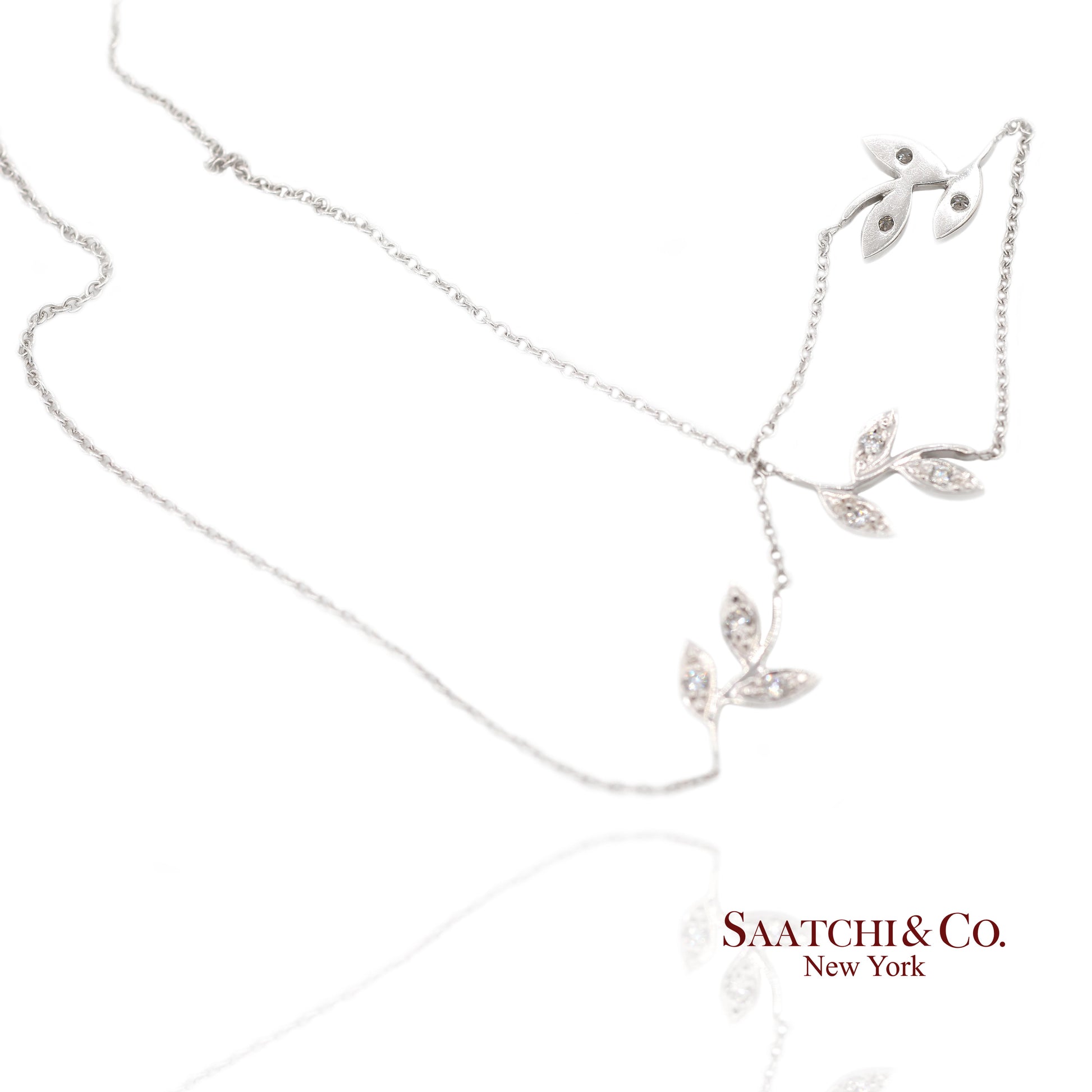 18K(750) White Gold Natural Diamond Leaf Pendant Necklace with Chain