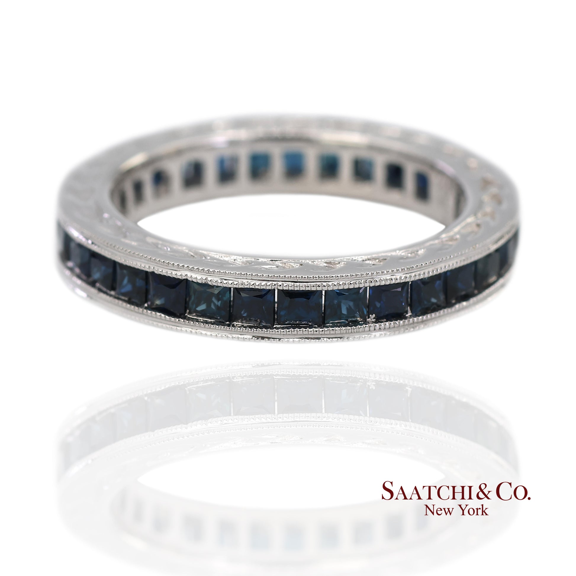 Vintage 14K (585) White Gold All Around Natural Sapphire Engraving Band Ring