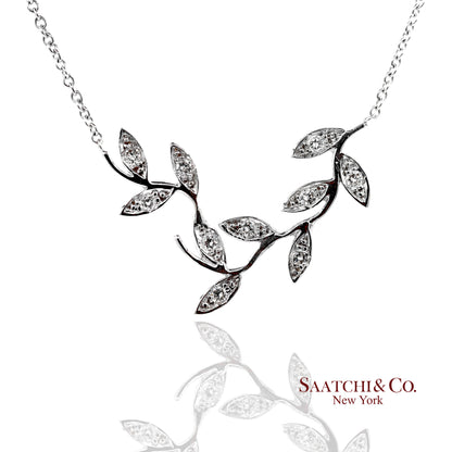 18K(750) White Gold Natural Diamond Leaf Shape Pendant Necklace with Chain