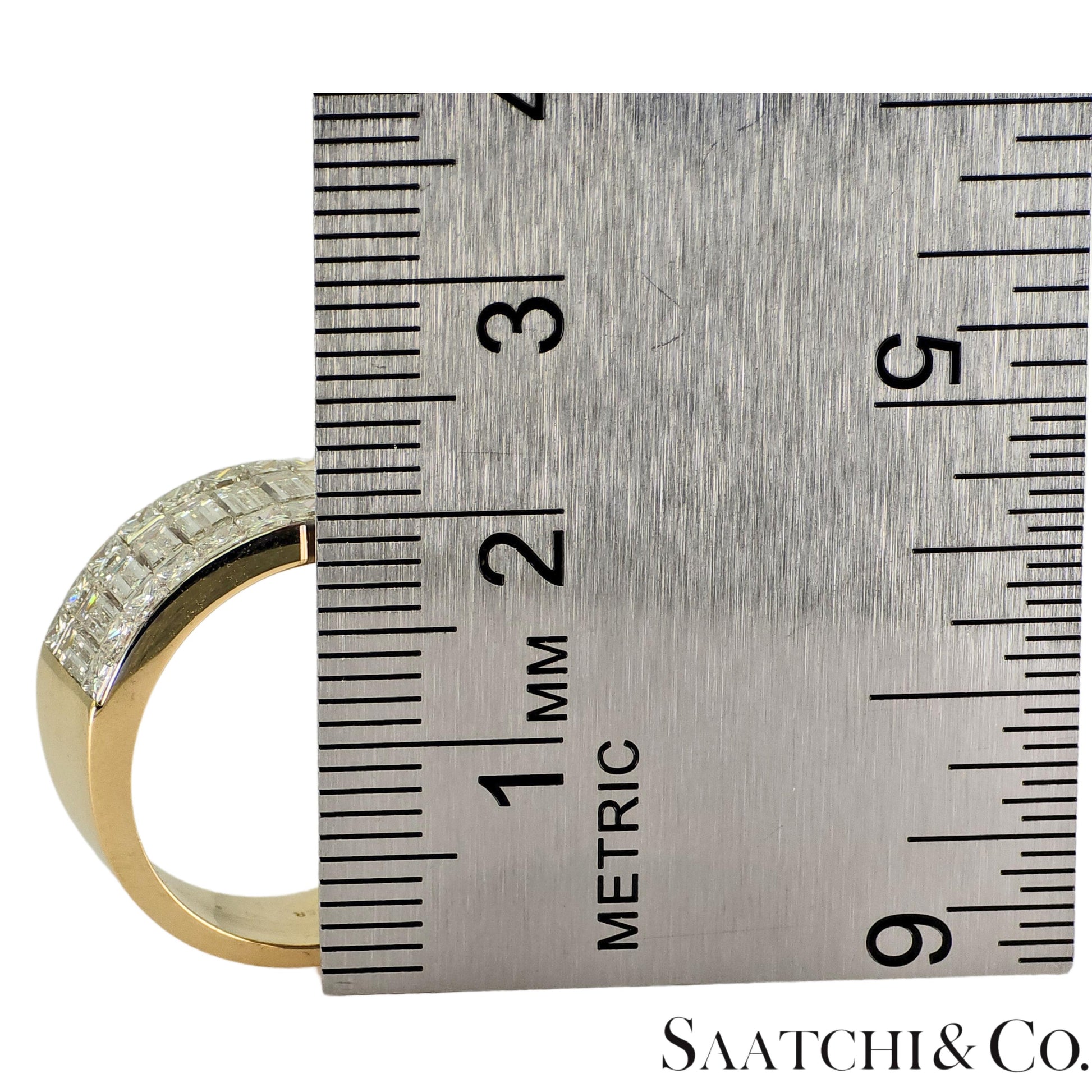 18k (750) Yellow Gold Natural Diamond Ring