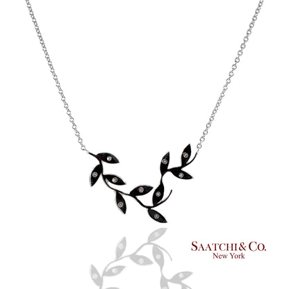 18K(750) White Gold Natural Diamond Leaf Shape Pendant Necklace with Chain