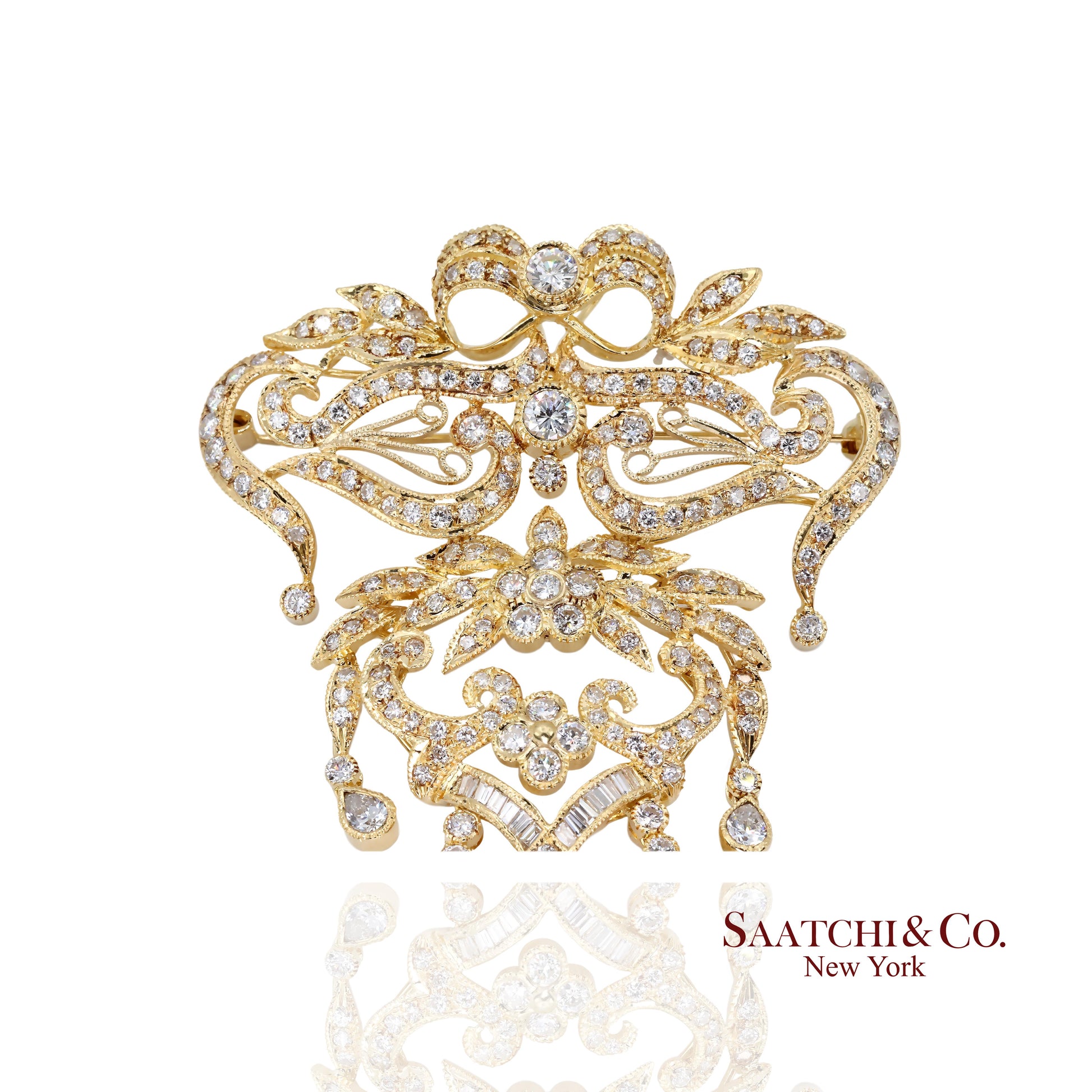 18k (750) Yellow Gold Natural Diamond Convertible Pendant and Brooch