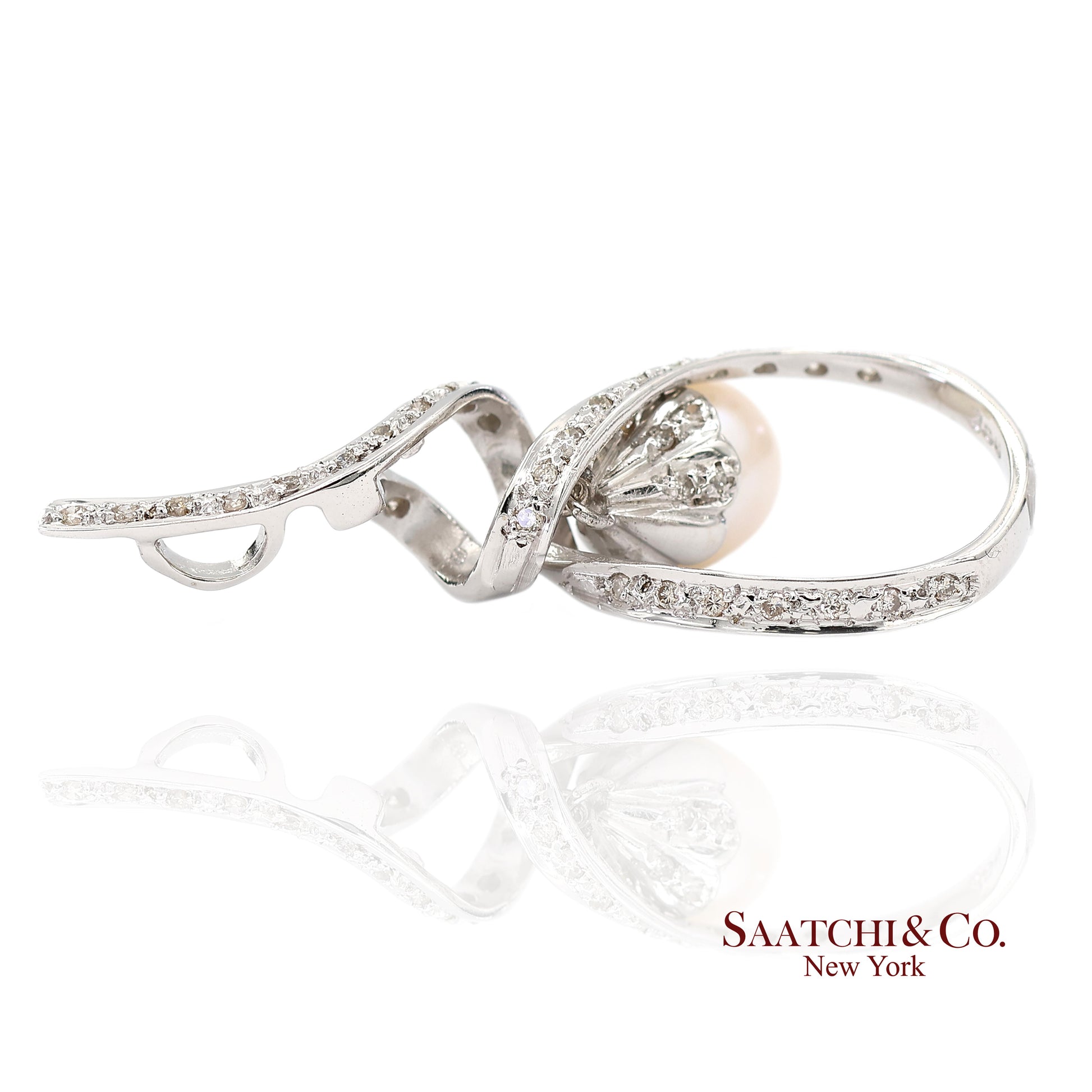 18K (750) White Gold Natural Diamond and White Pearl Pendant Necklace