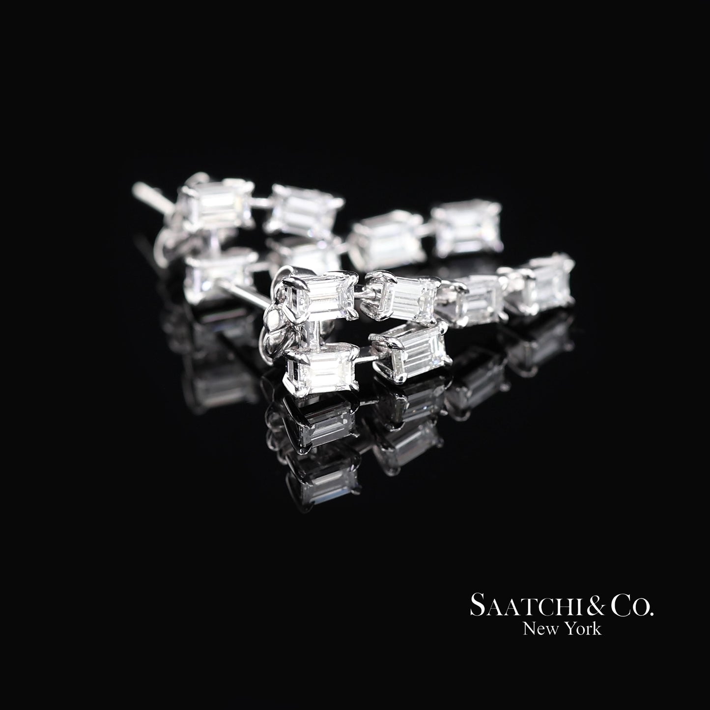 18K(750) White Gold Natural Diamond Emerald Cut Earrings