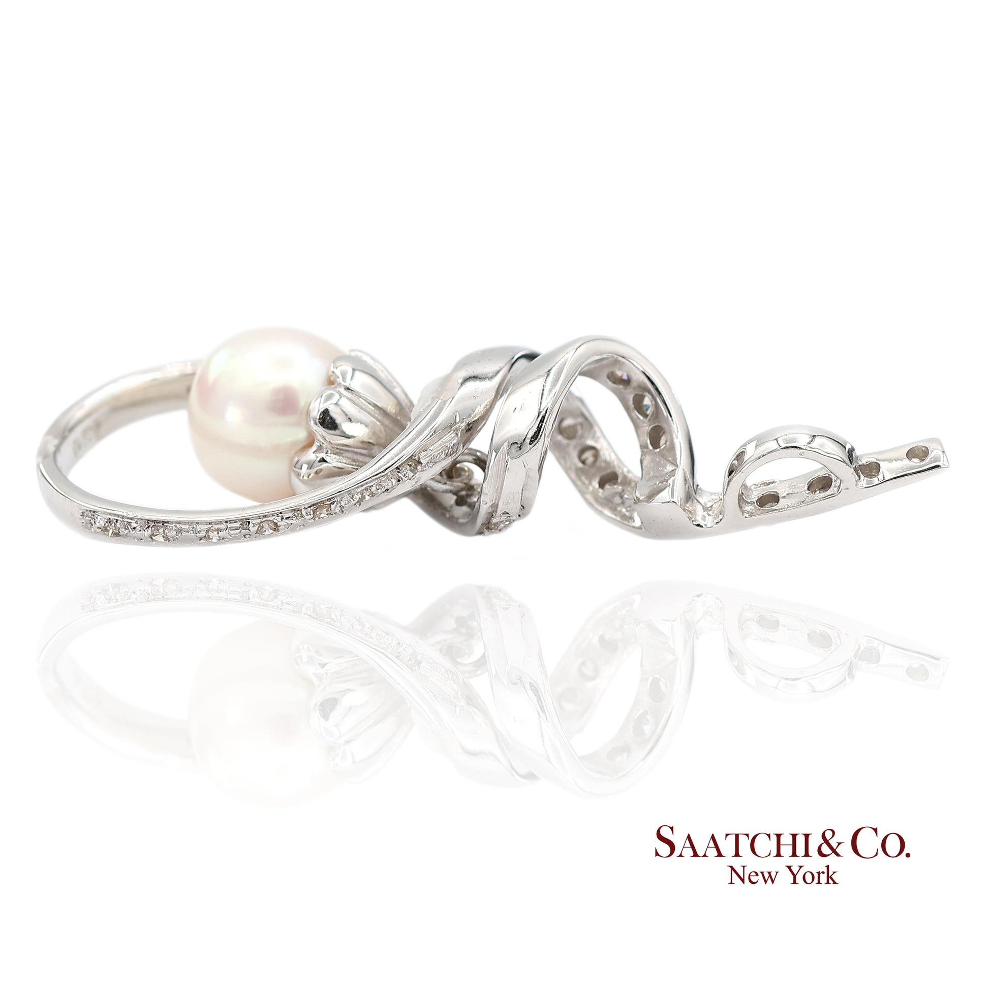 18K (750) White Gold Natural Diamond and White Pearl Pendant Necklace