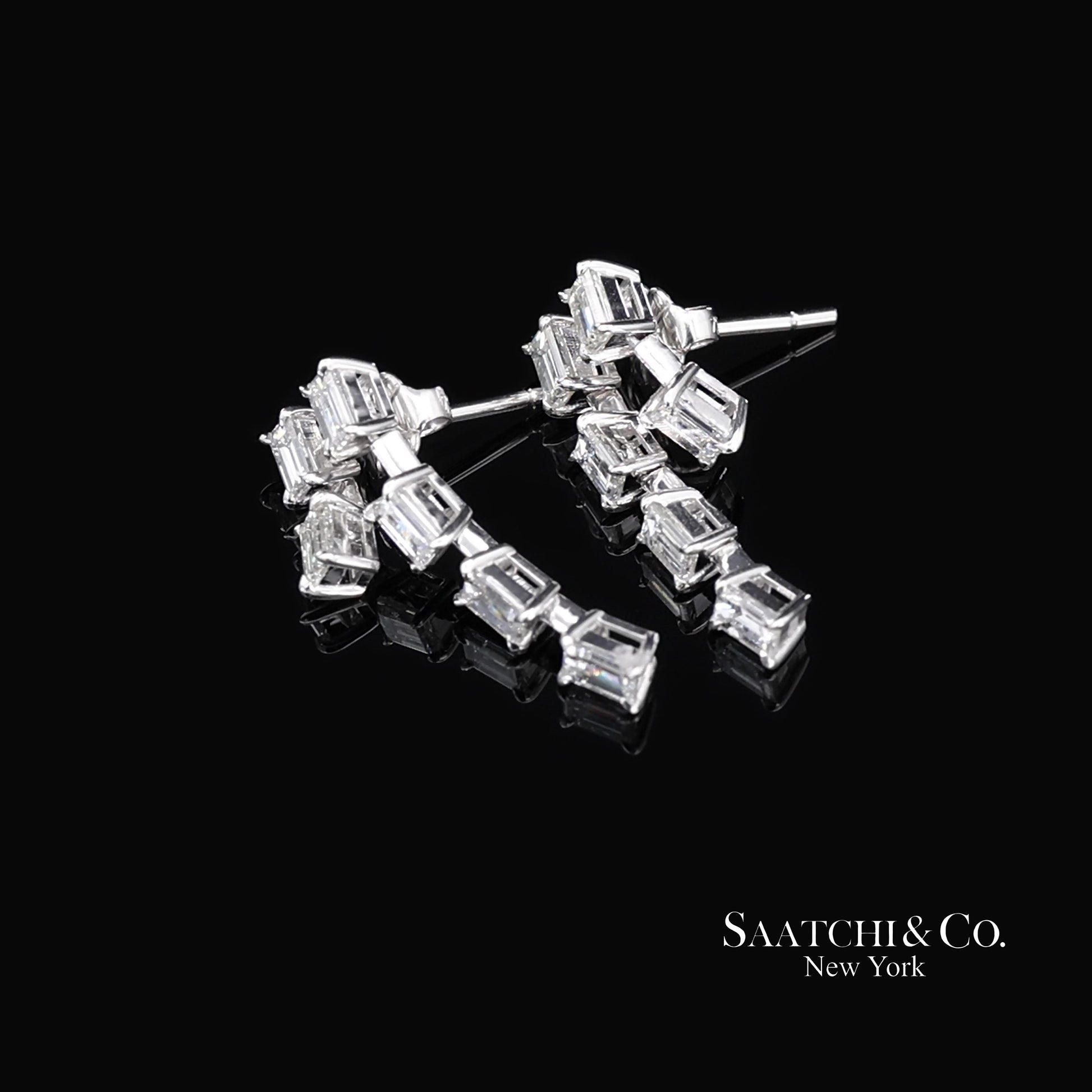 18K(750) White Gold Natural Diamond Emerald Cut Earrings