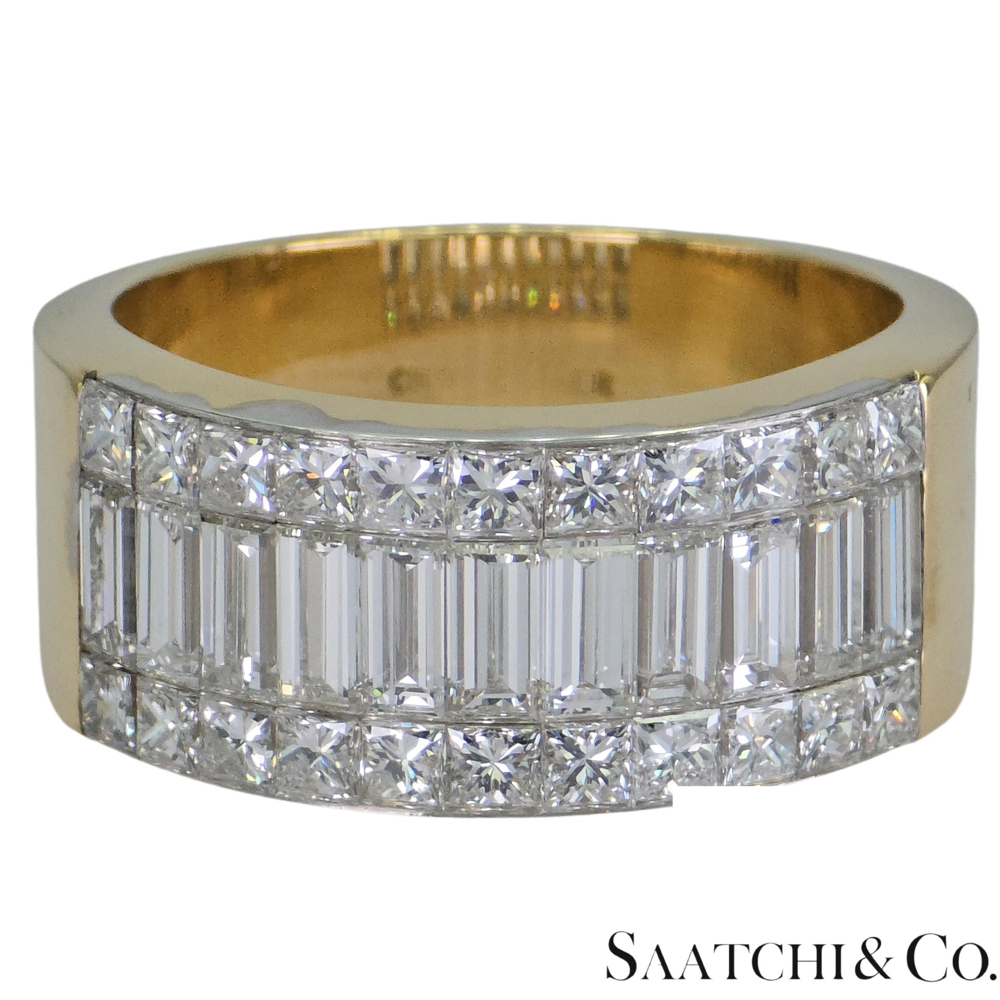 18k (750) Yellow Gold Natural Diamond Ring