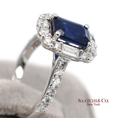 Exquisite 18K (750) White Gold Royal Blue Sapphire and Natural Diamond Ring