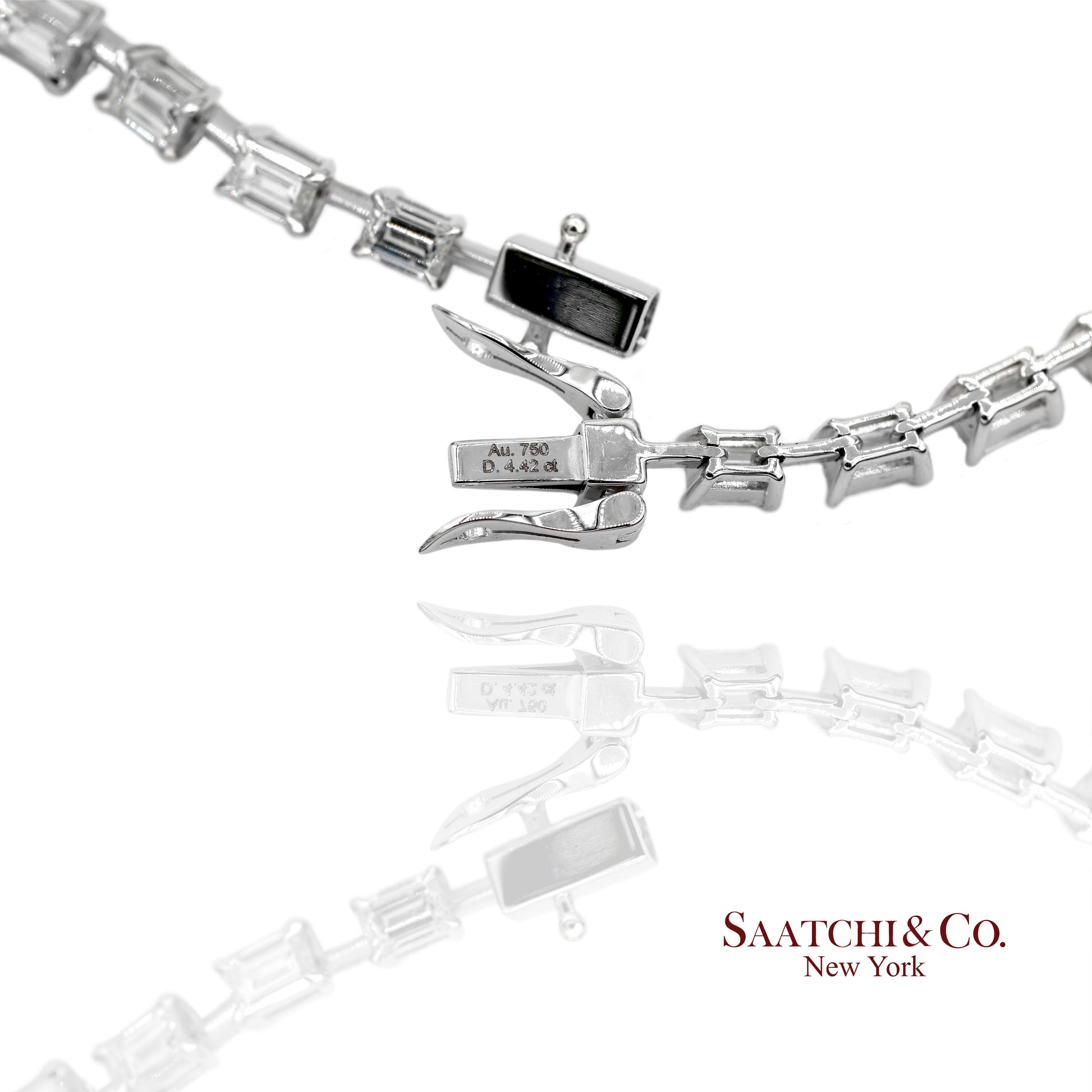 18K(750) White Gold Natural Diamond Emerald Cut Tennis Bracelet