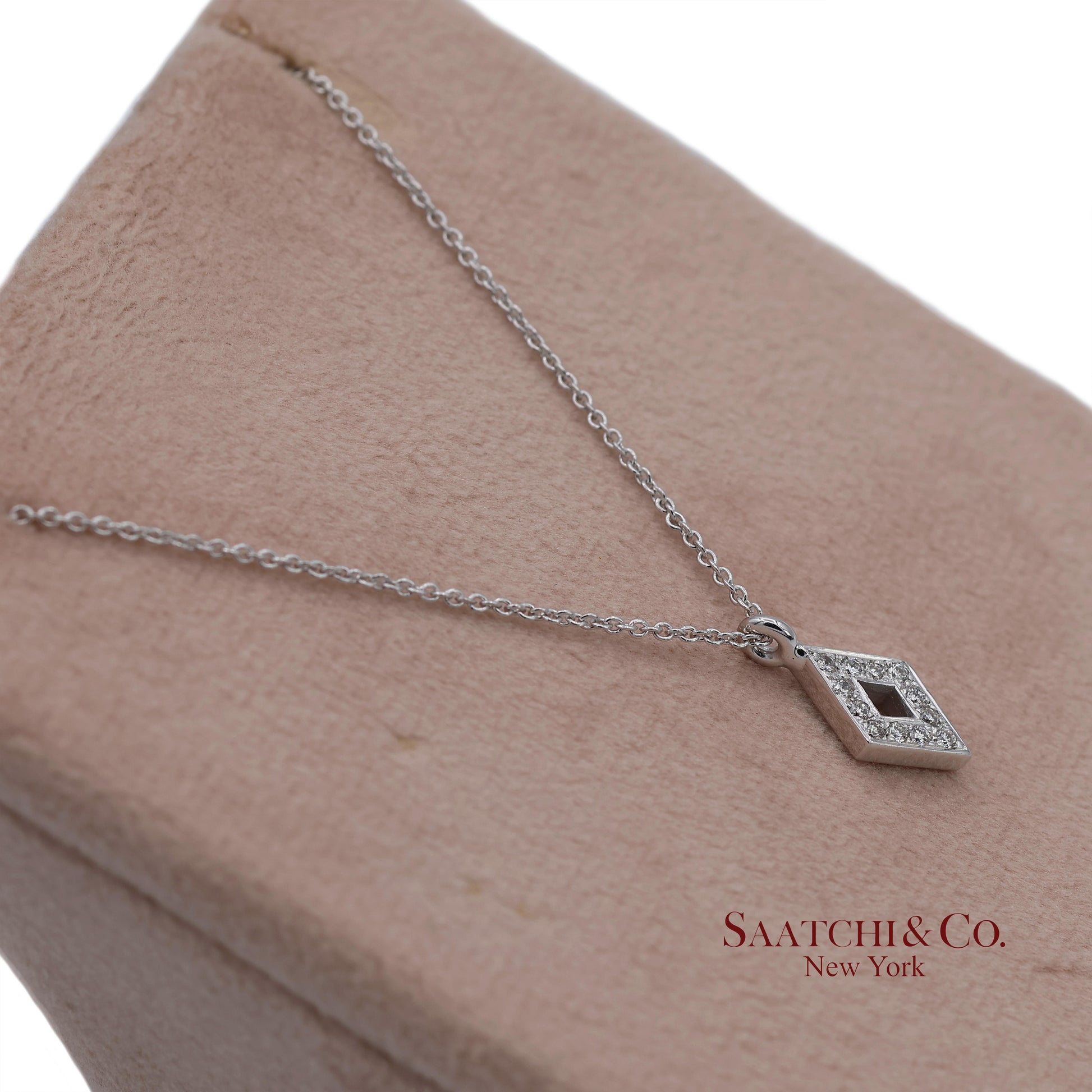 18K(750) White Gold Natural Diamond Rhombus Shape Pendant Necklace with Chain