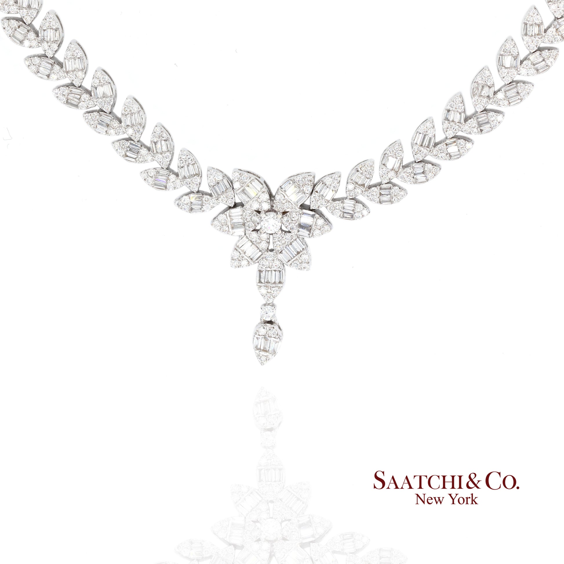 18K (750) Natural White Diamond Necklace