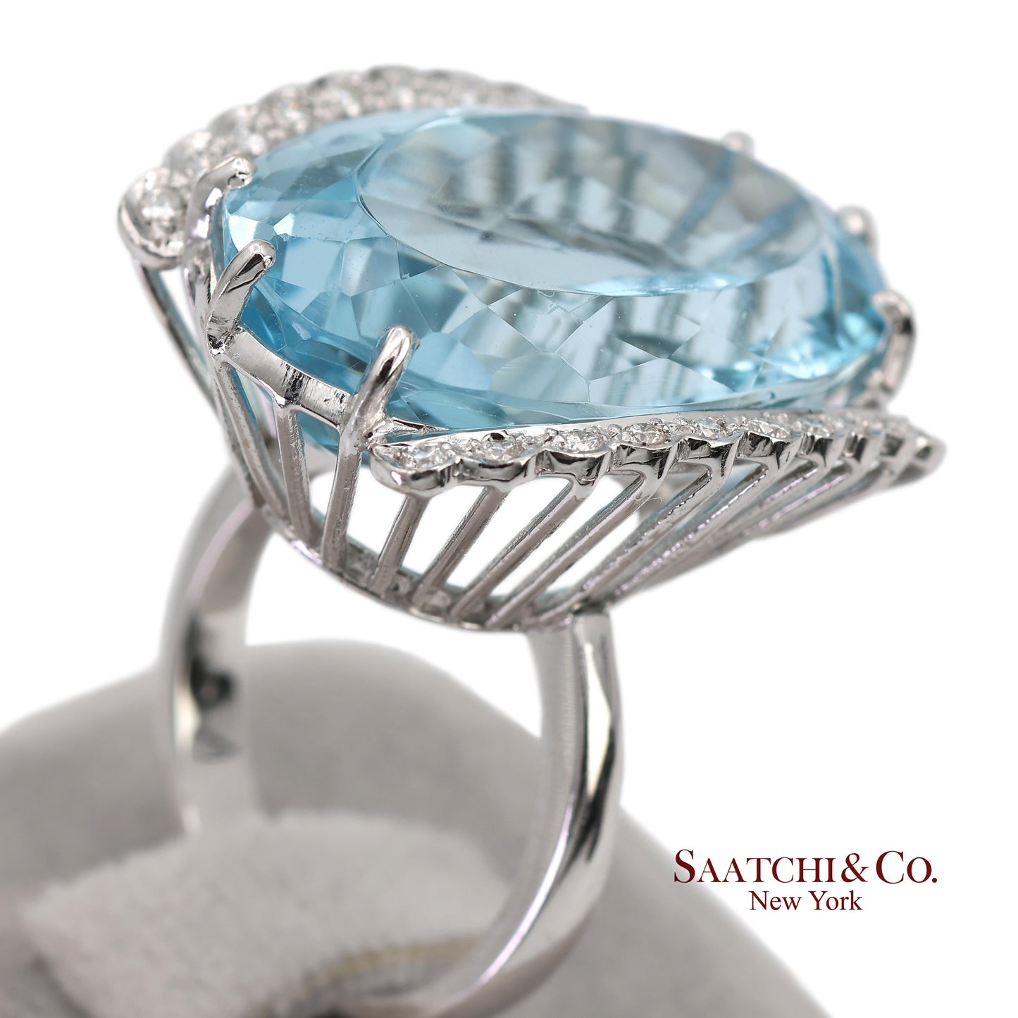 18K(750) Solid Vintage White Gold Natural Diamond and Blue Topaz Ring