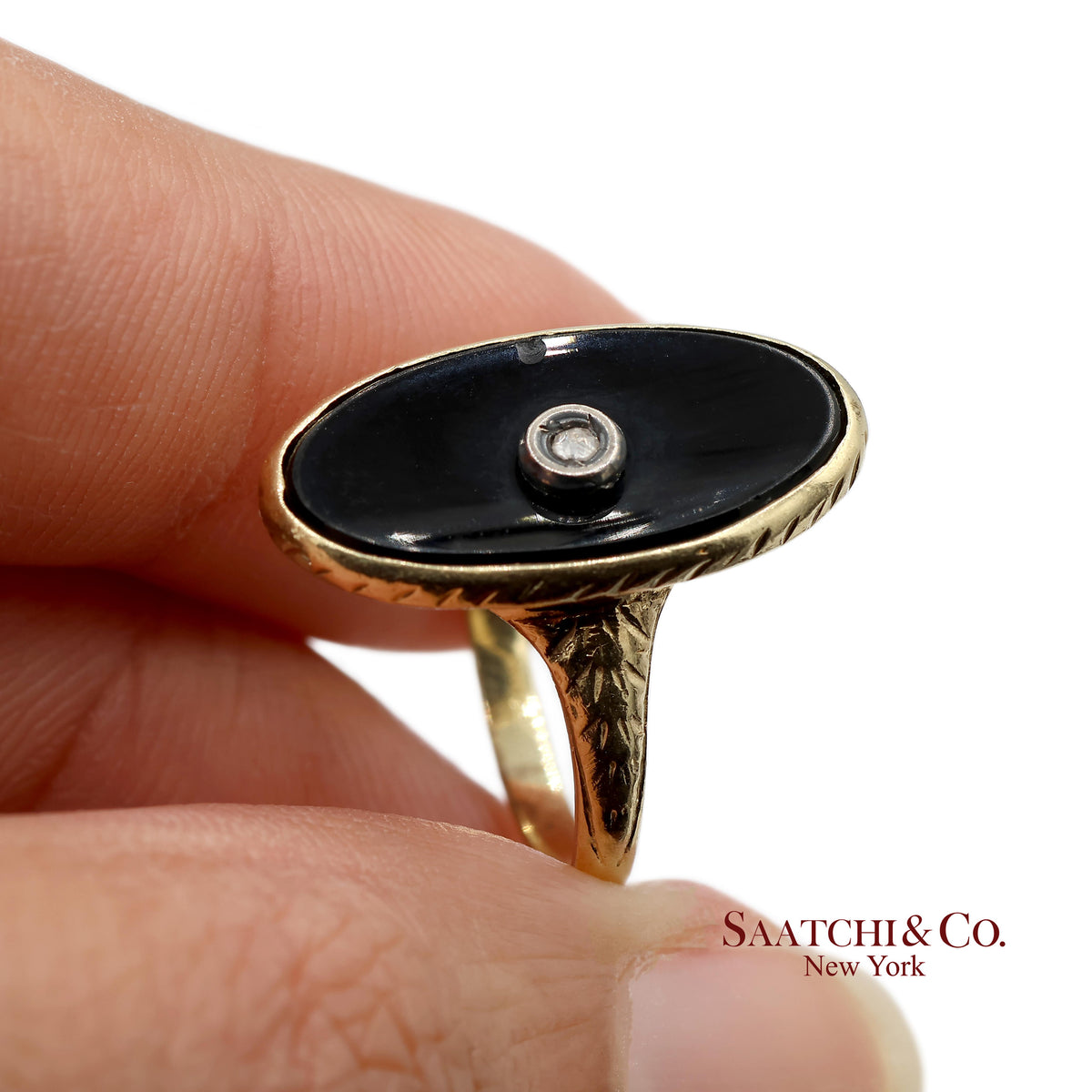Vintage 14K Solid Yellow Gold Oval Black Onyx and Diamond Ring