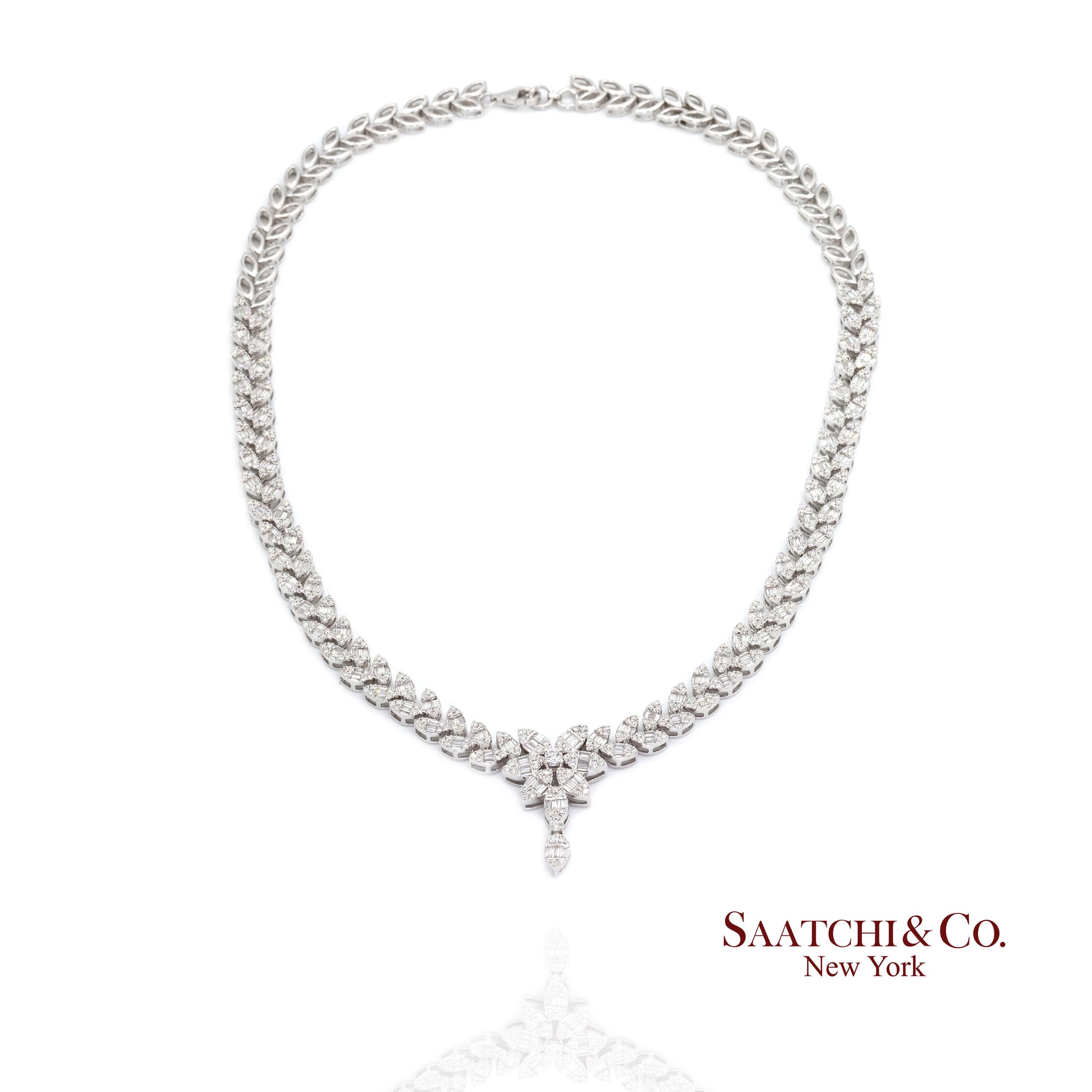 18K (750) Natural White Diamond Necklace