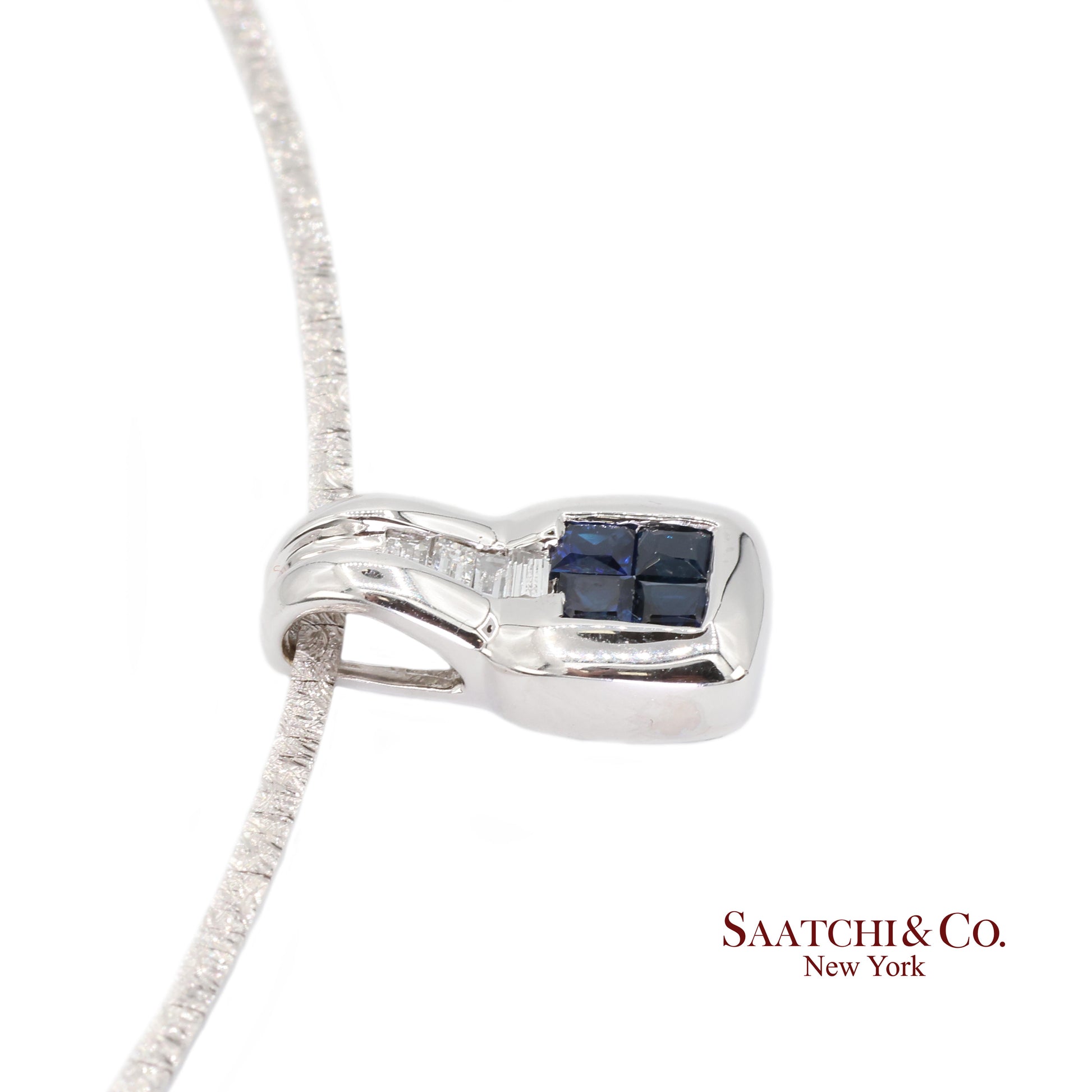 Elegant 18K White Gold Choker Necklace with Natural Diamond Pendant