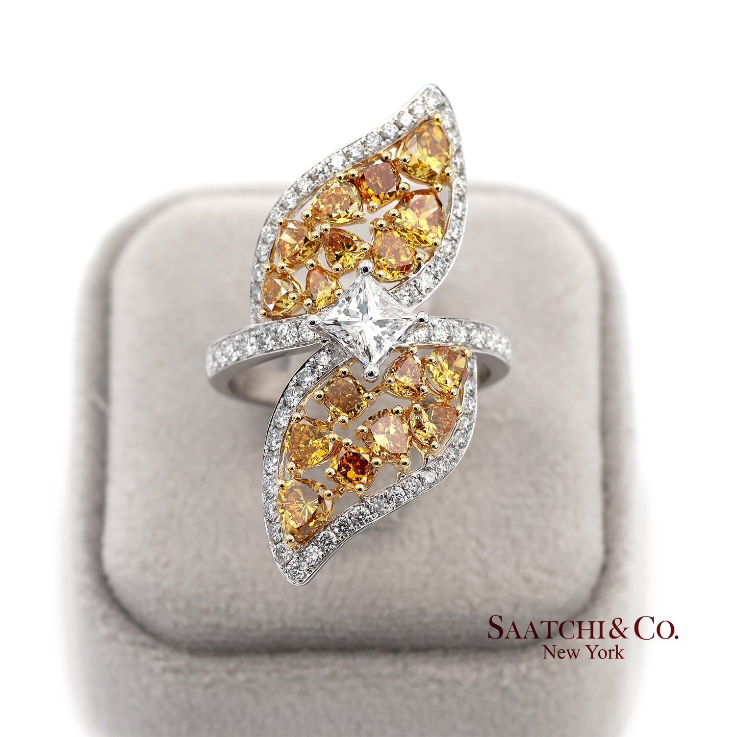18k (750) Yellow Gold Natural Fancy Yellow Diamond Ring