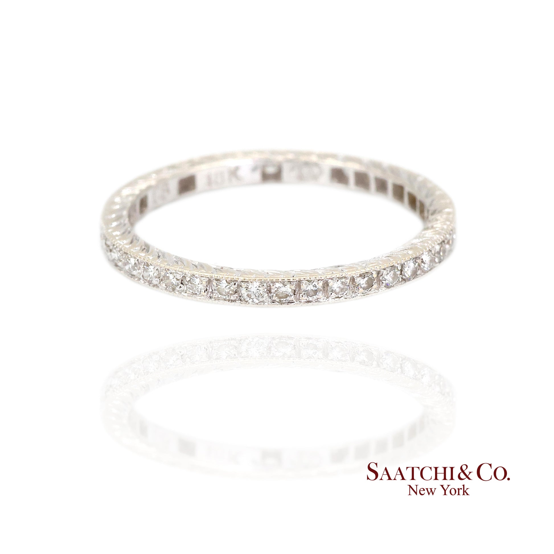 18K (750) White Gold Natural Diamond Engraved Band Ring