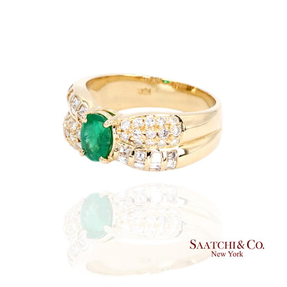 18k (750) Yellow Gold Natural Emerald and Diamond Ring