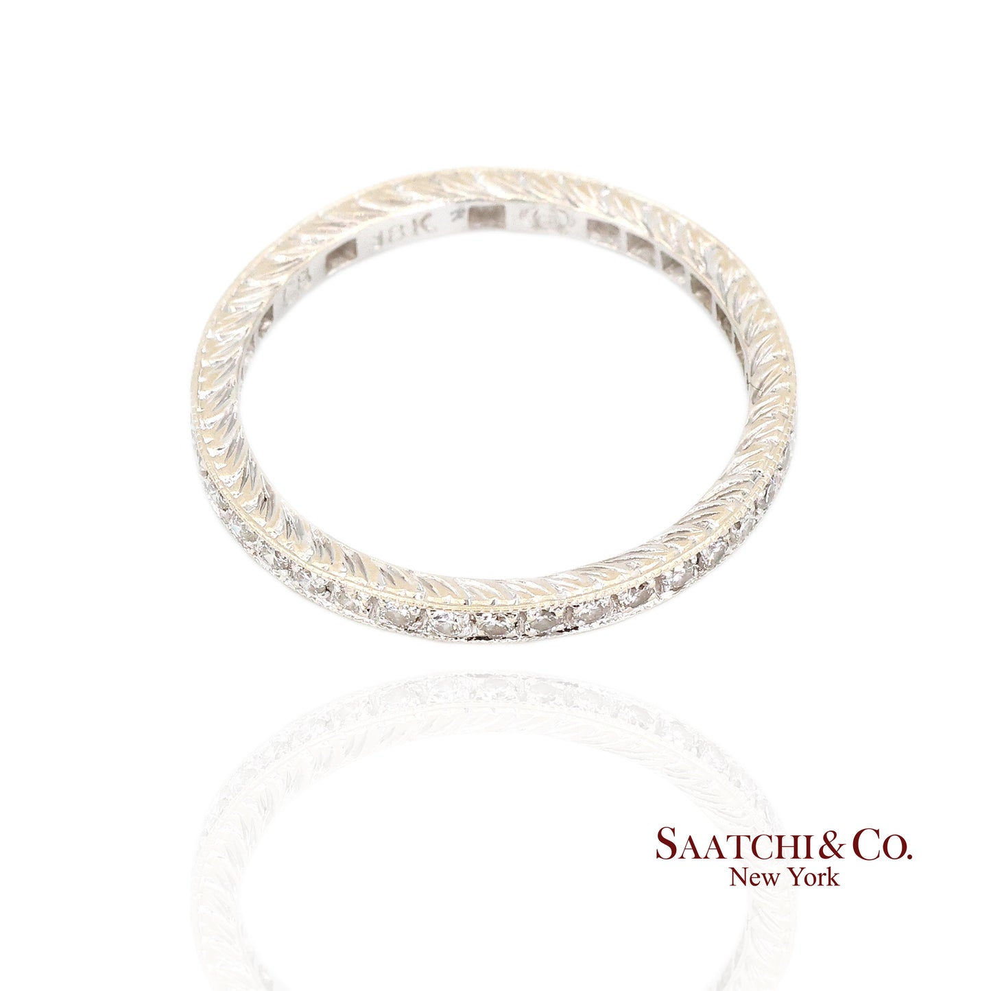 18K (750) White Gold Natural Diamond Engraved Band Ring