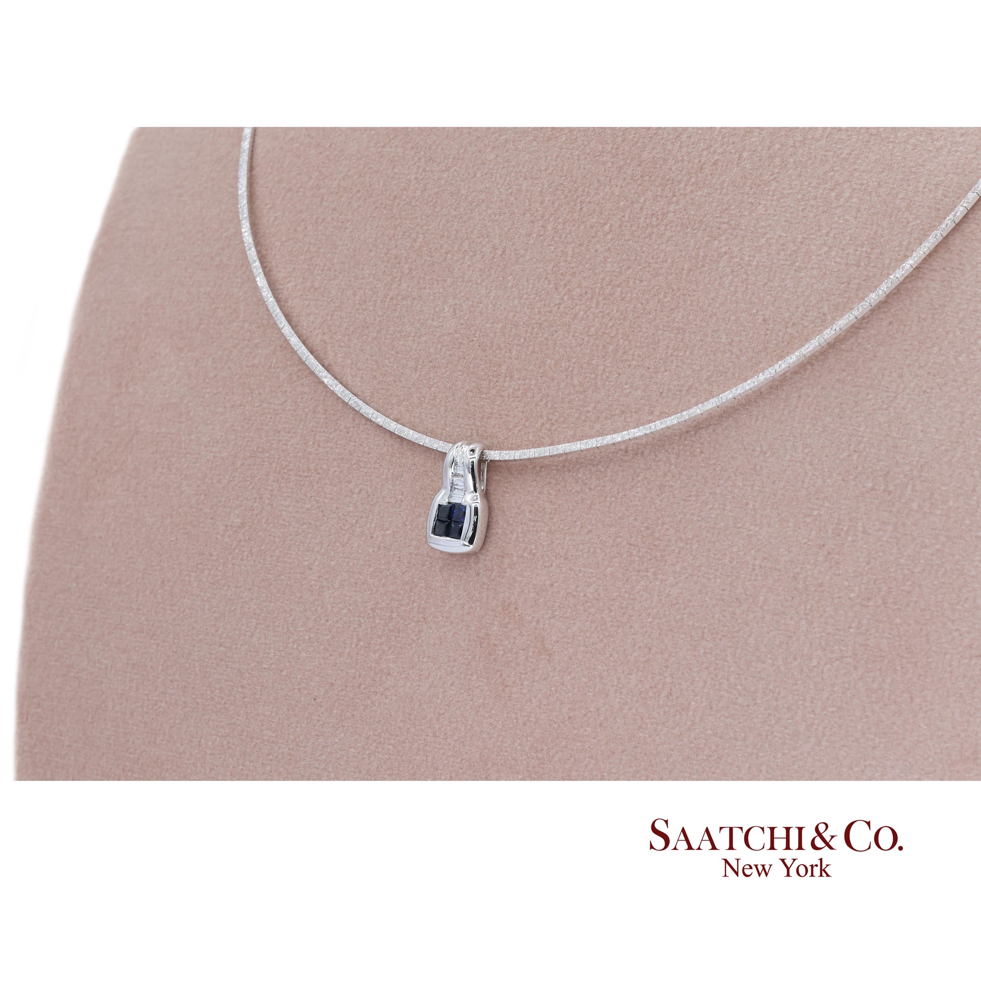 Elegant 18K White Gold Choker Necklace with Natural Diamond Pendant