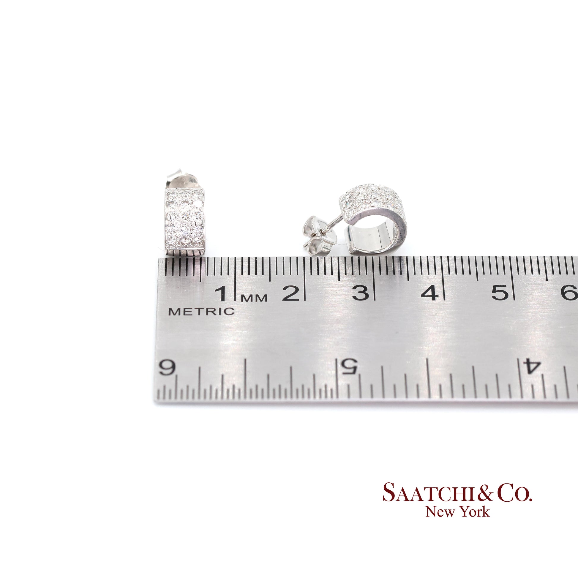 18k (750) White Gold Natural Diamond Wide Hoop Earrings