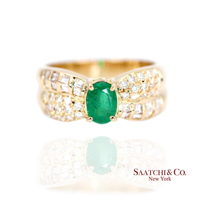 18k (750) Yellow Gold Natural Emerald and Diamond Ring