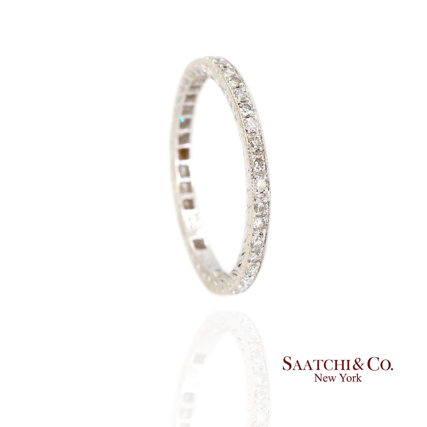 18K (750) White Gold Natural Diamond Engraved Band Ring