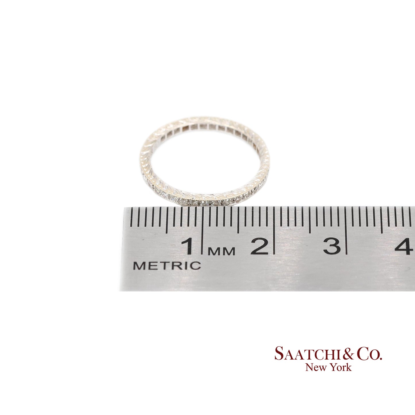 18K (750) White Gold Natural Diamond Engraved Band Ring