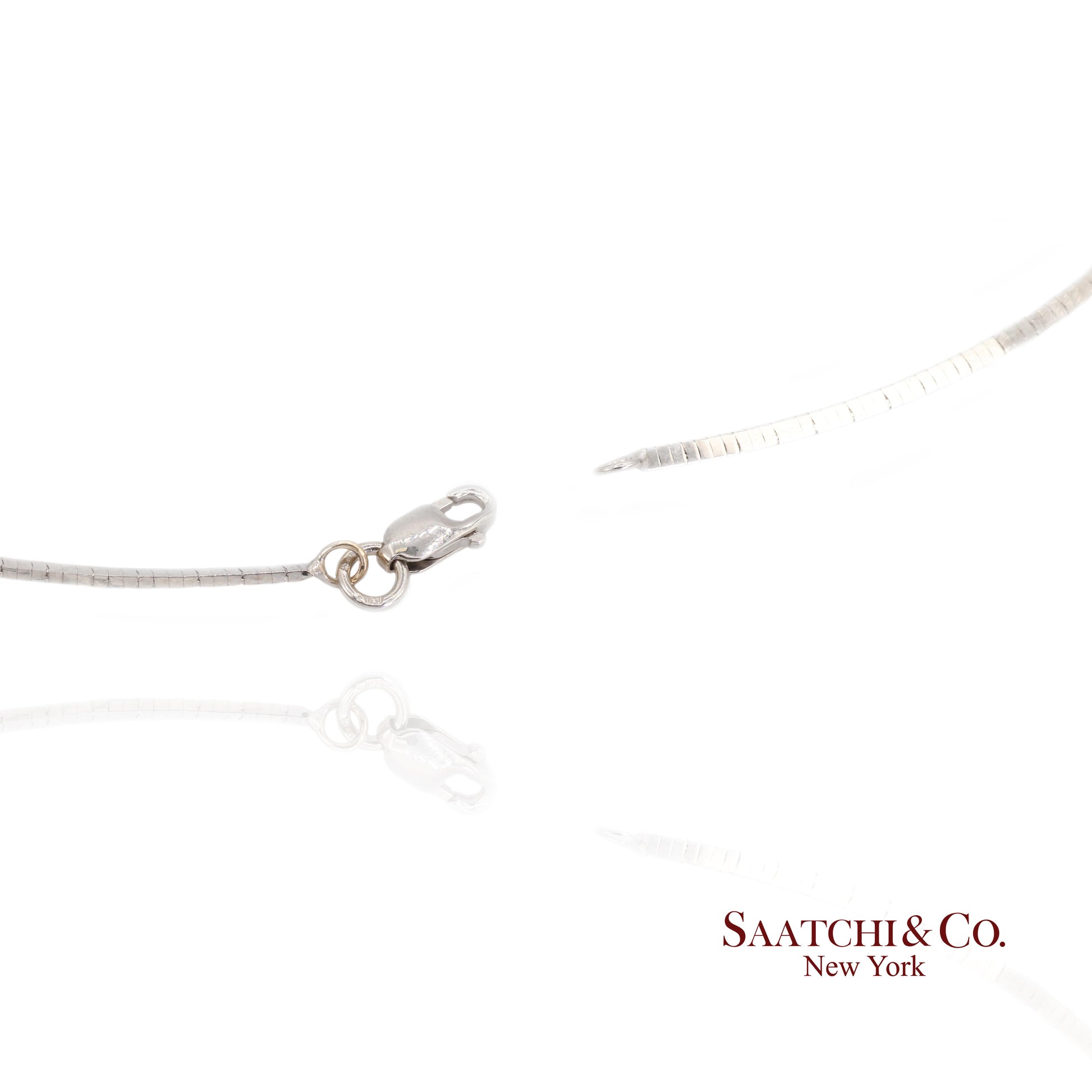 Elegant 18K White Gold Choker Necklace with Natural Diamond Pendant