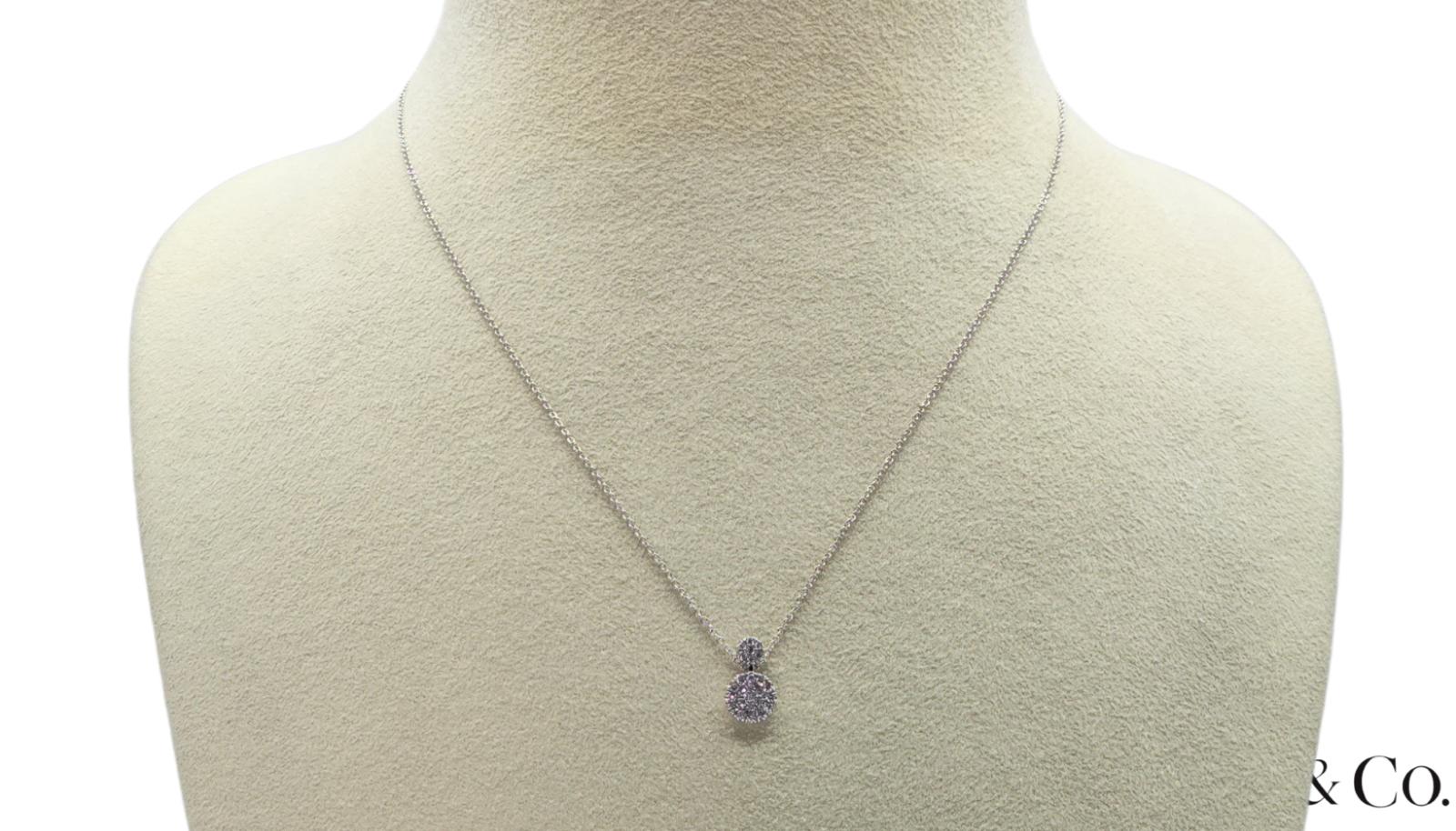 Excellent 14K (585) White Gold - Natural VVS Diamond: Round Pendant With Chain